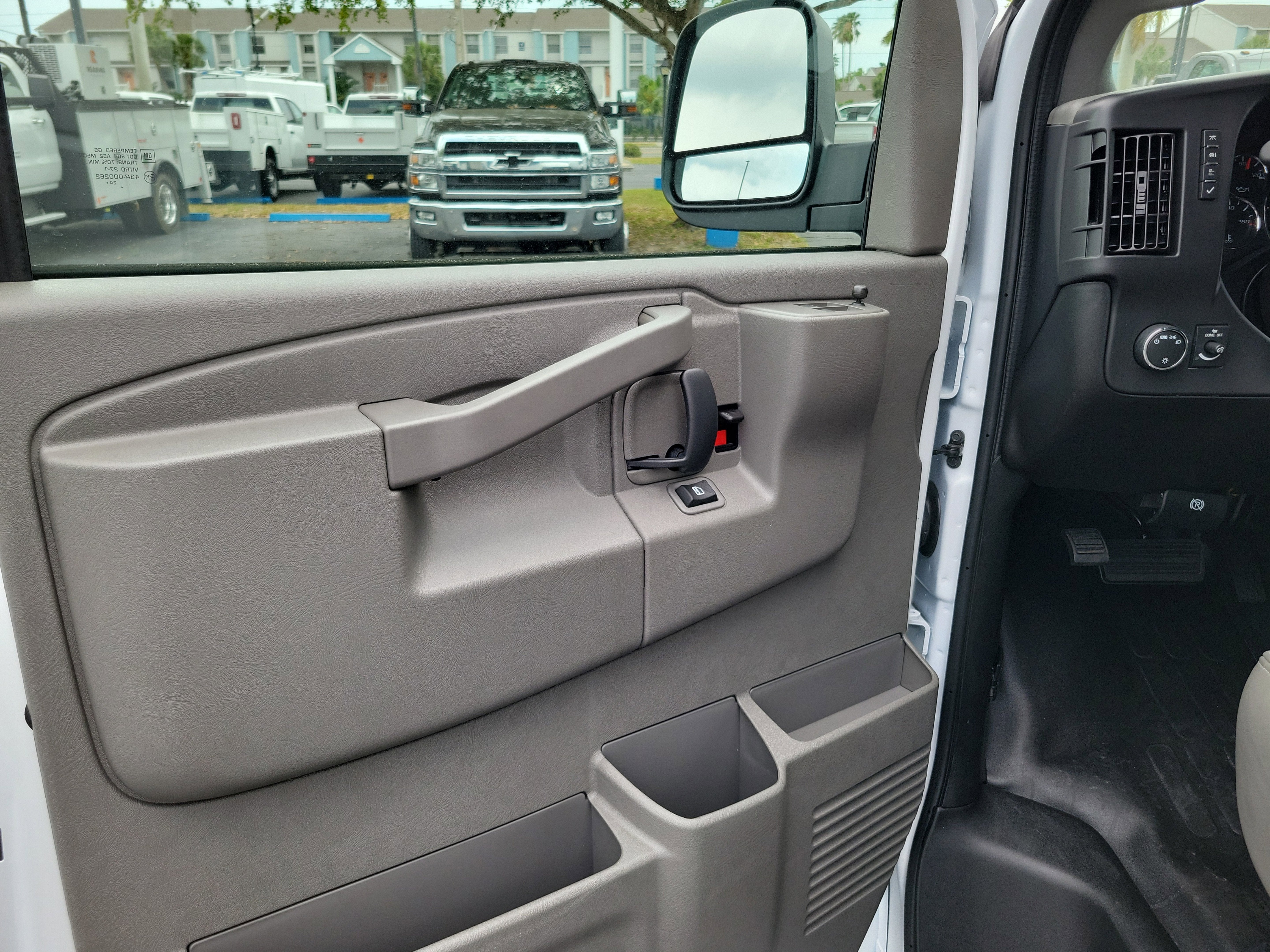 2025 Chevrolet Express Cargo 2500 WT