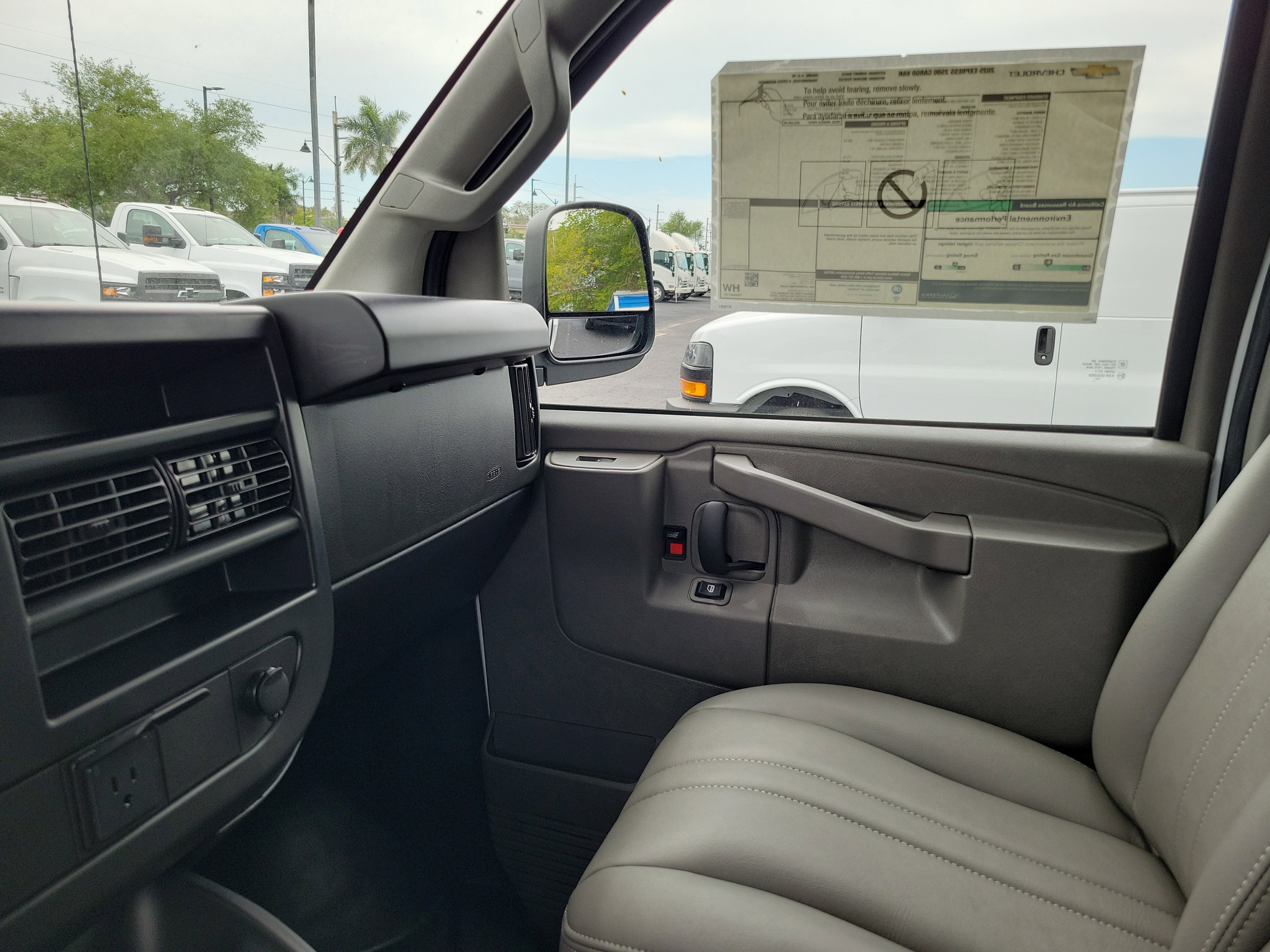 2025 Chevrolet Express Cargo 2500 WT