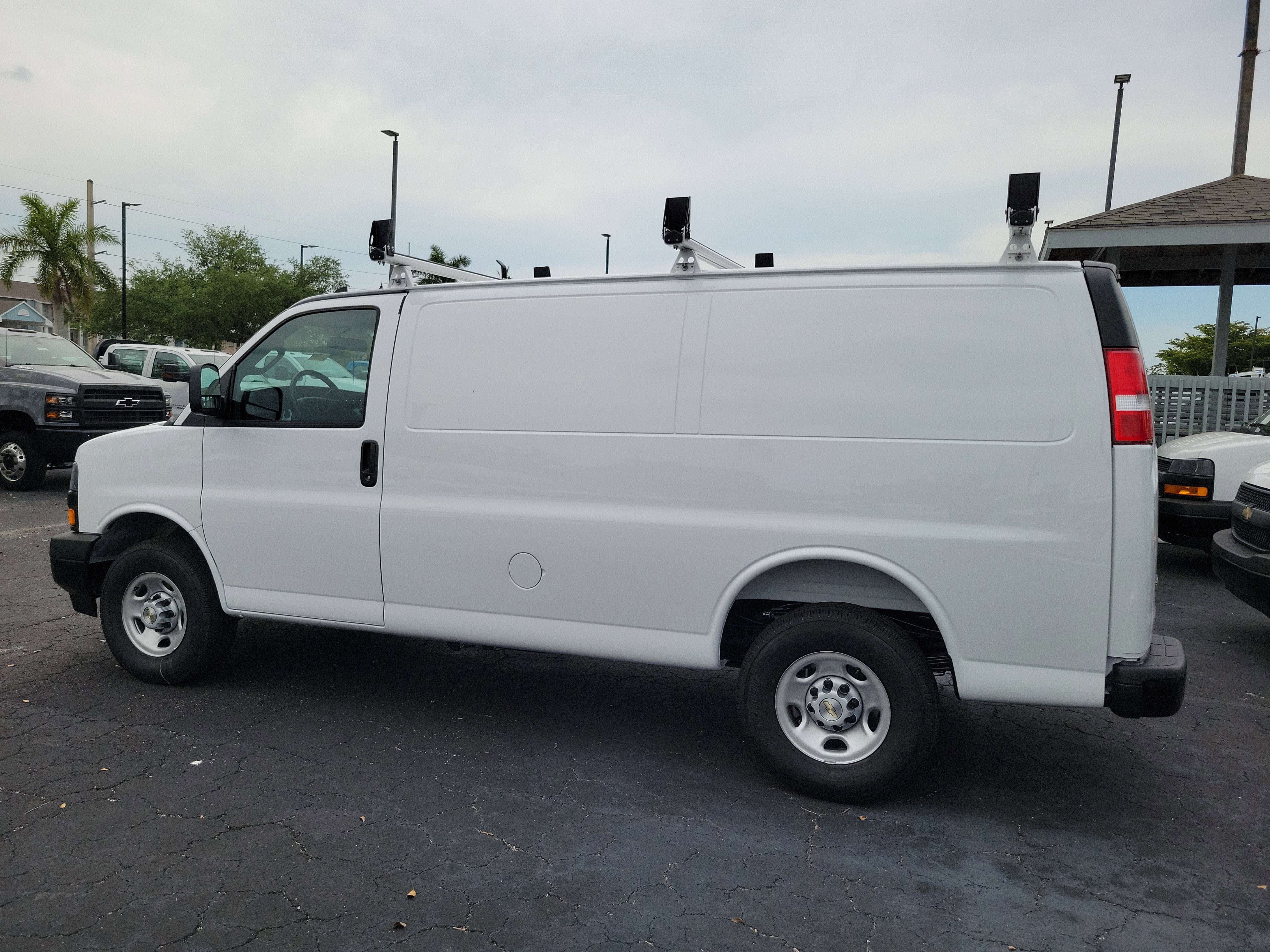 2025 Chevrolet Express Cargo 2500 WT