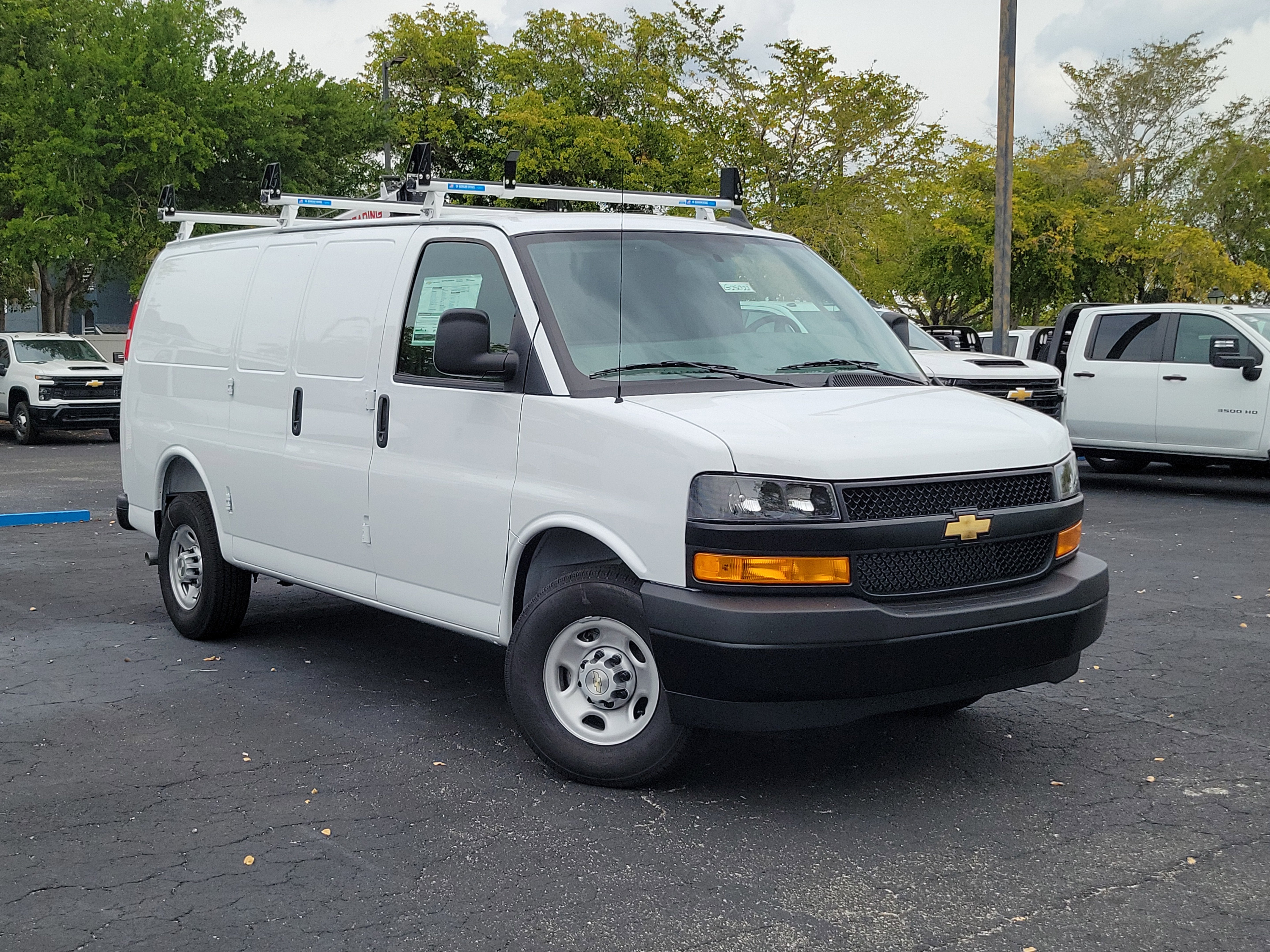 2025 Chevrolet Express Cargo 2500 WT