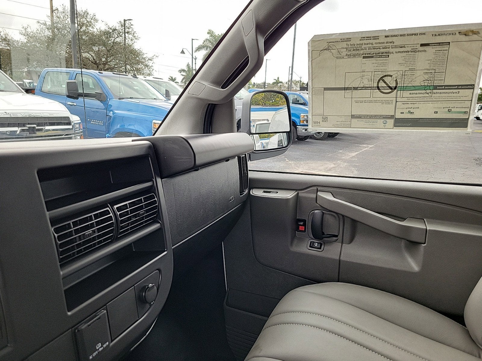 2025 Chevrolet Express Cargo 2500 WT