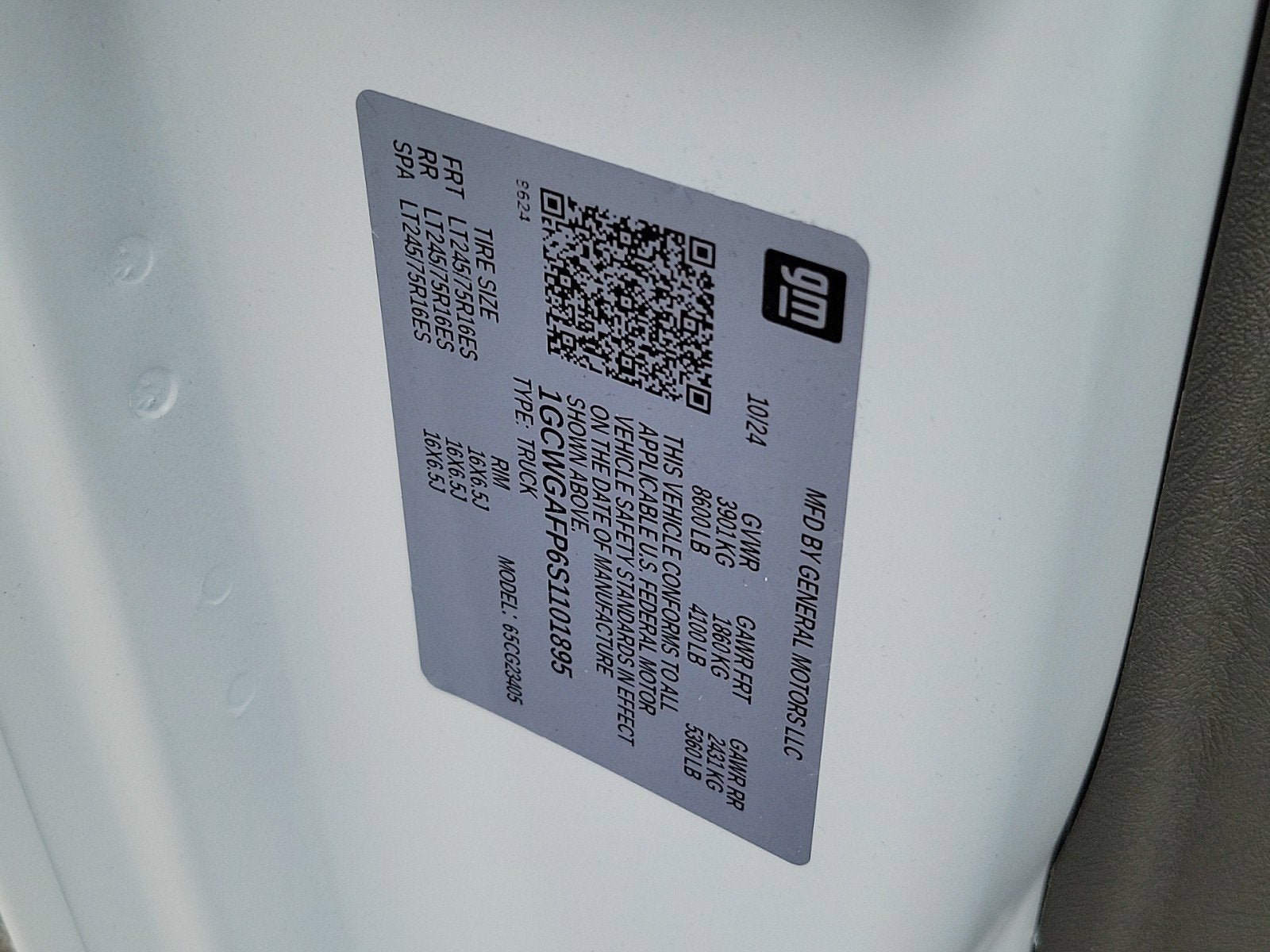 2025 Chevrolet Express Cargo 2500 WT