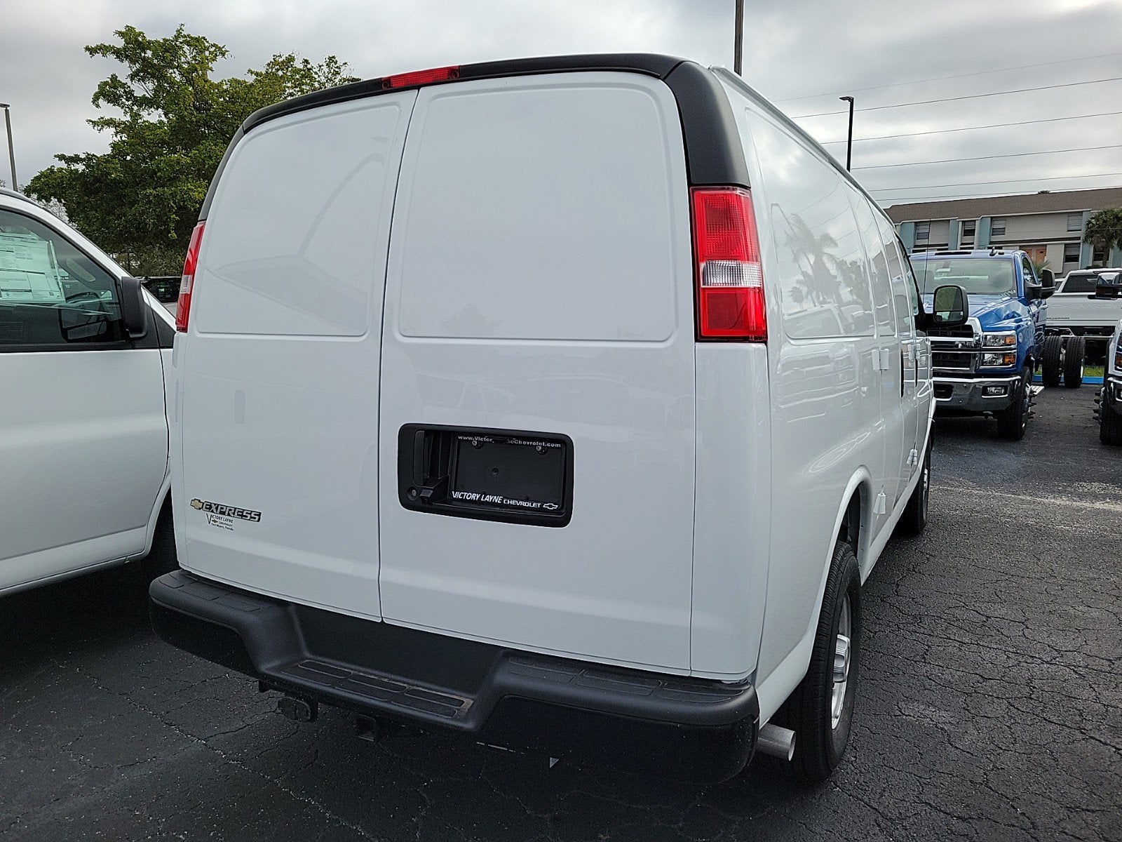 2025 Chevrolet Express Cargo 2500 WT