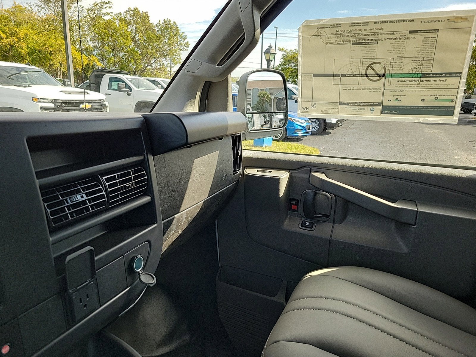 2025 Chevrolet Express Cargo 2500 WT