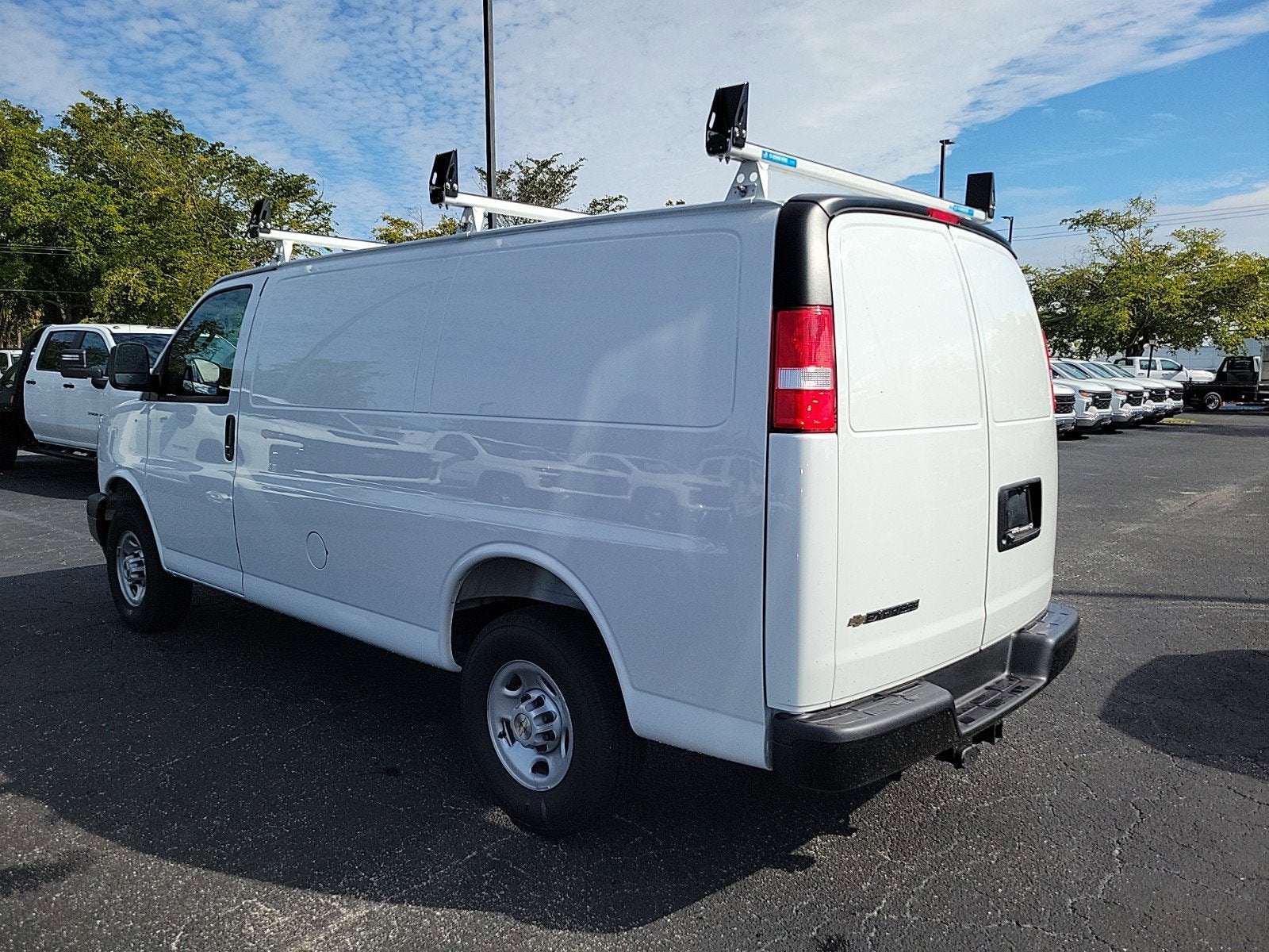 2025 Chevrolet Express Cargo 2500 WT