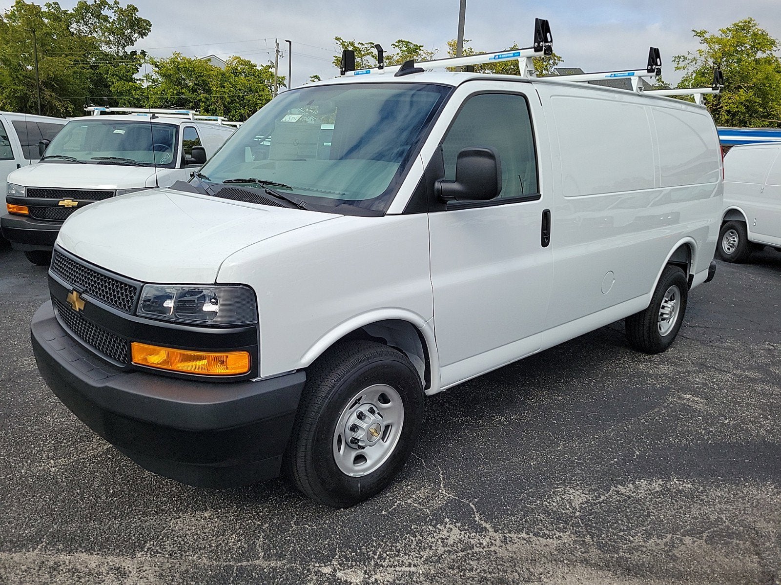 2025 Chevrolet Express Cargo 2500 WT