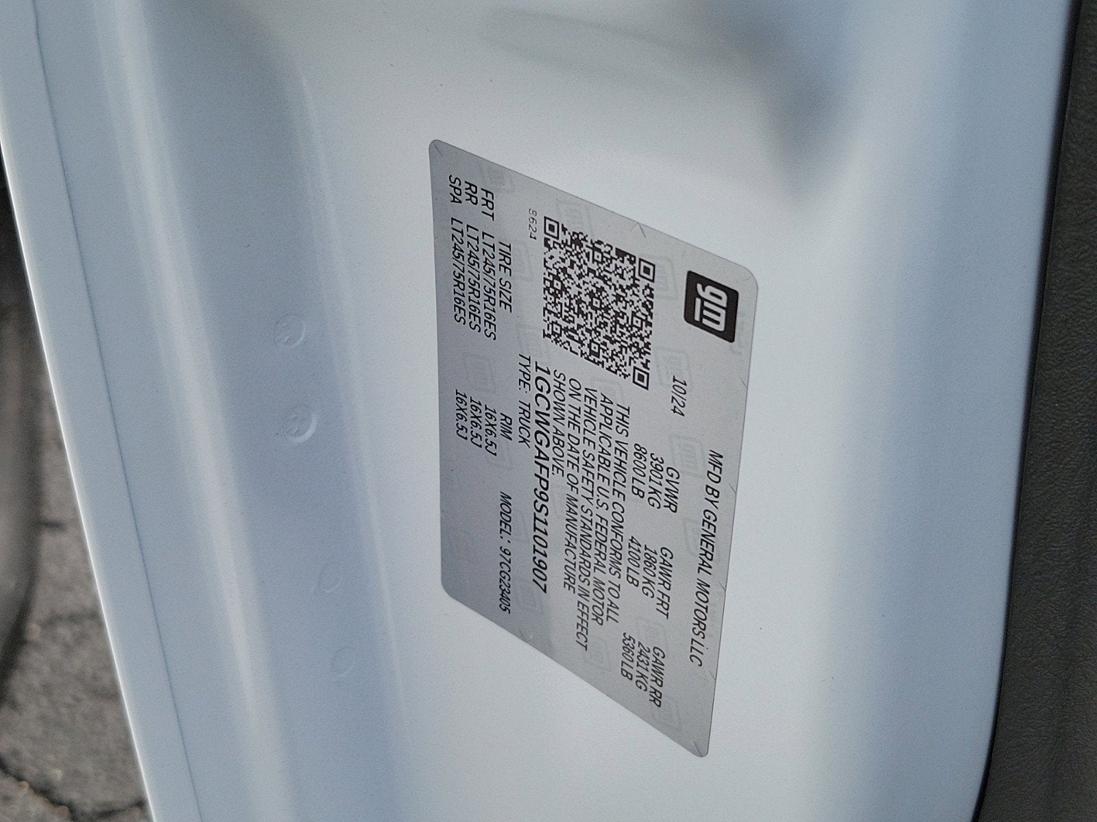 2025 Chevrolet Express Cargo 2500 WT