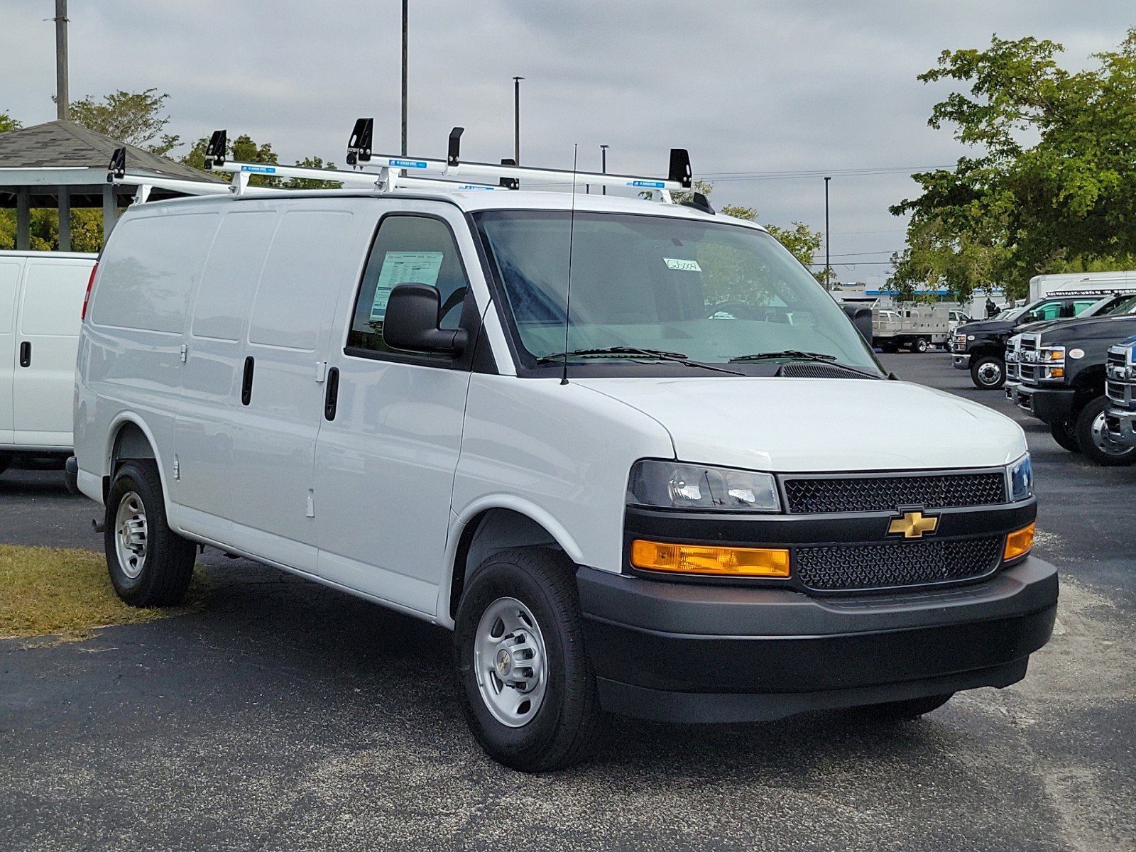 2025 Chevrolet Express Cargo 2500 WT