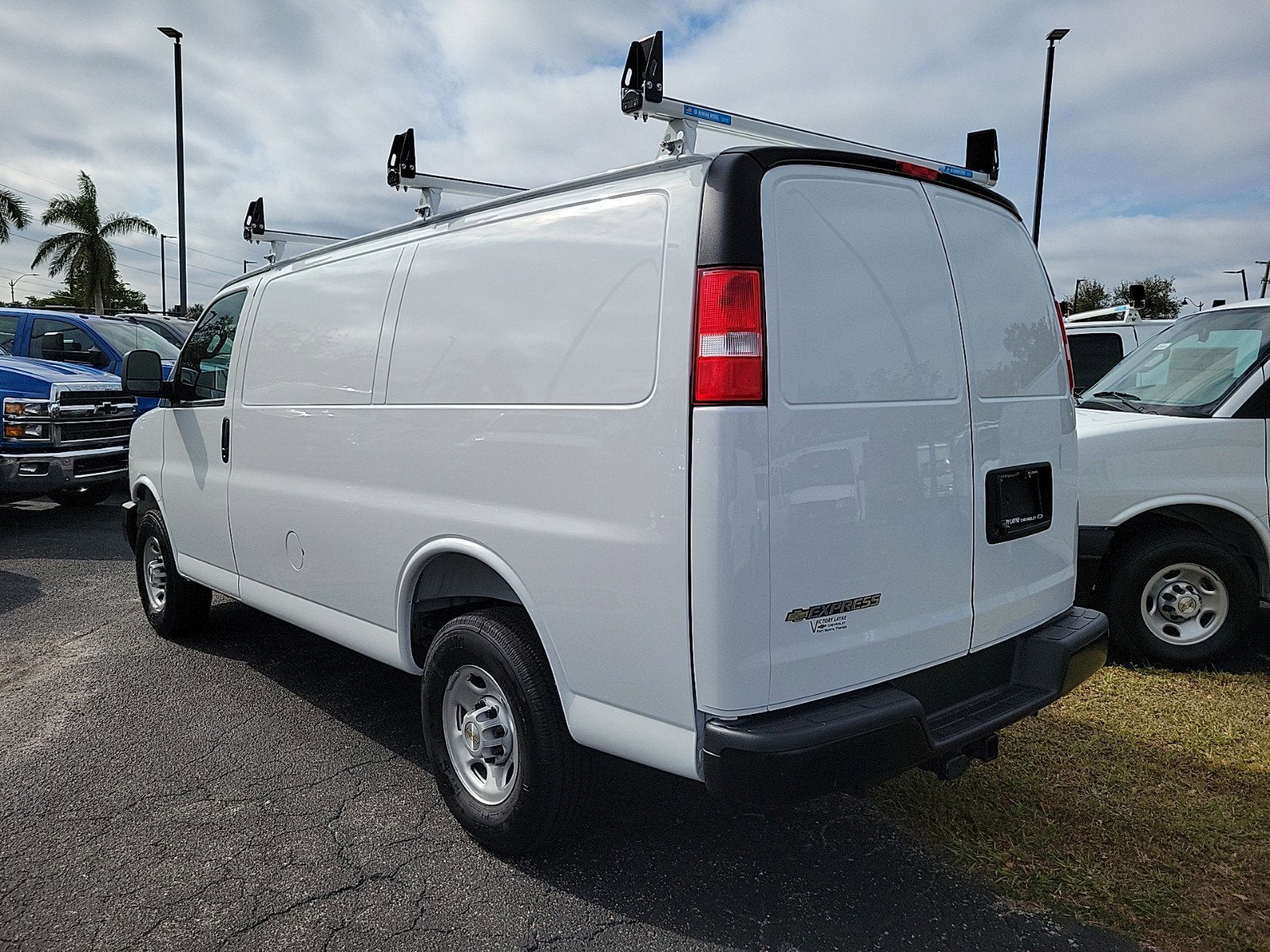 2025 Chevrolet Express Cargo 2500 WT