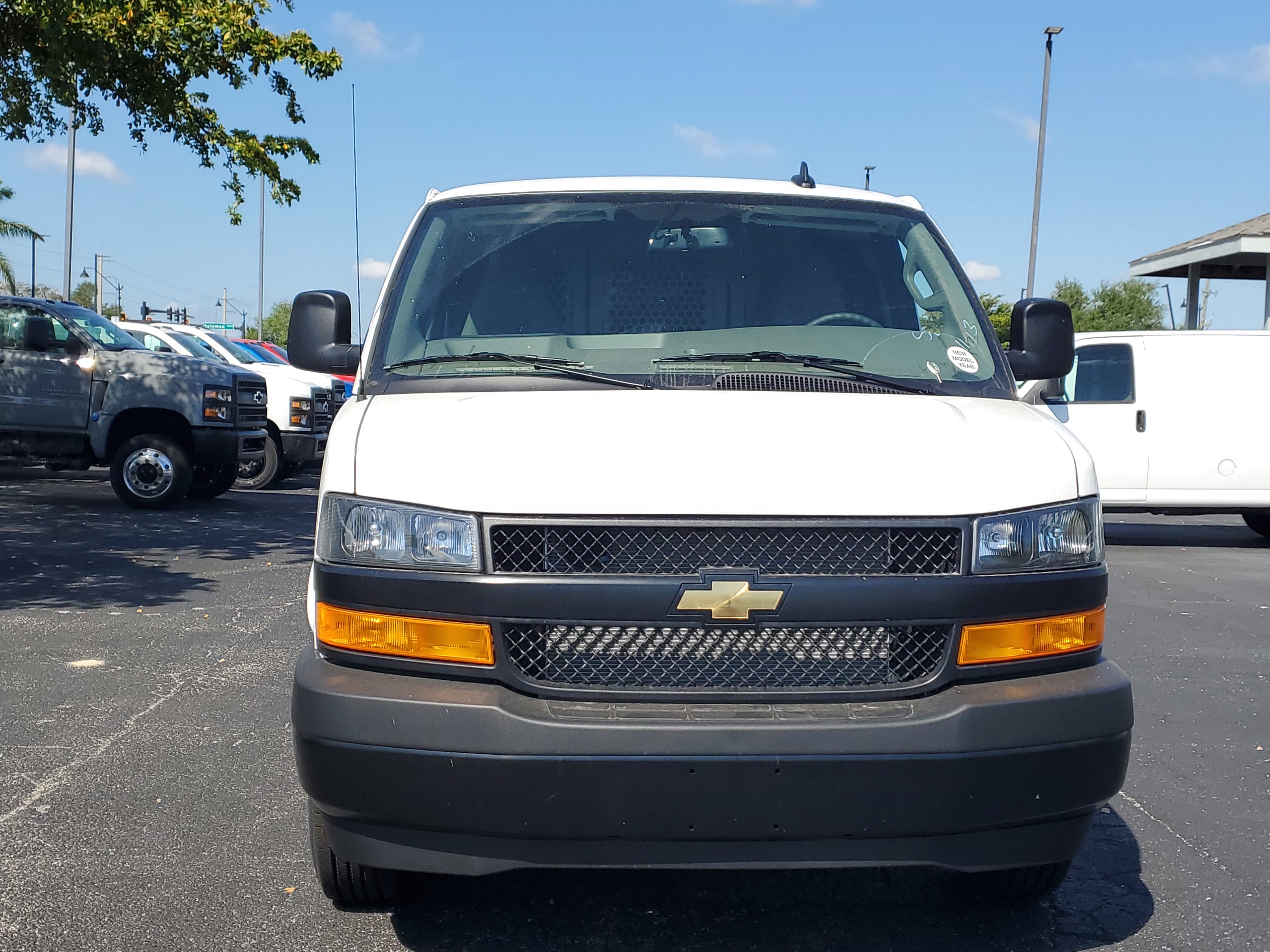 2025 Chevrolet Express Cargo 2500 WT