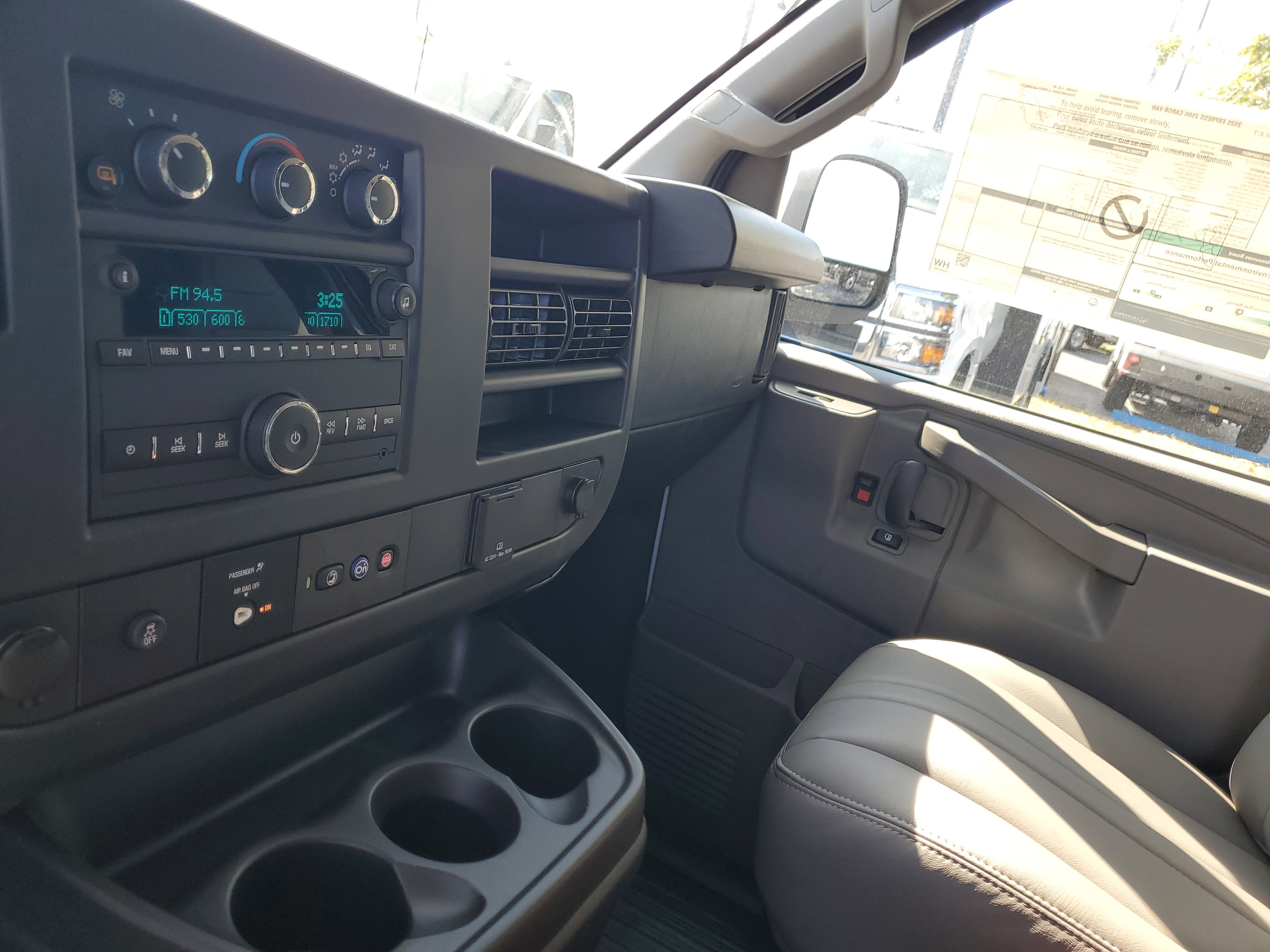 2025 Chevrolet Express Cargo 2500 WT