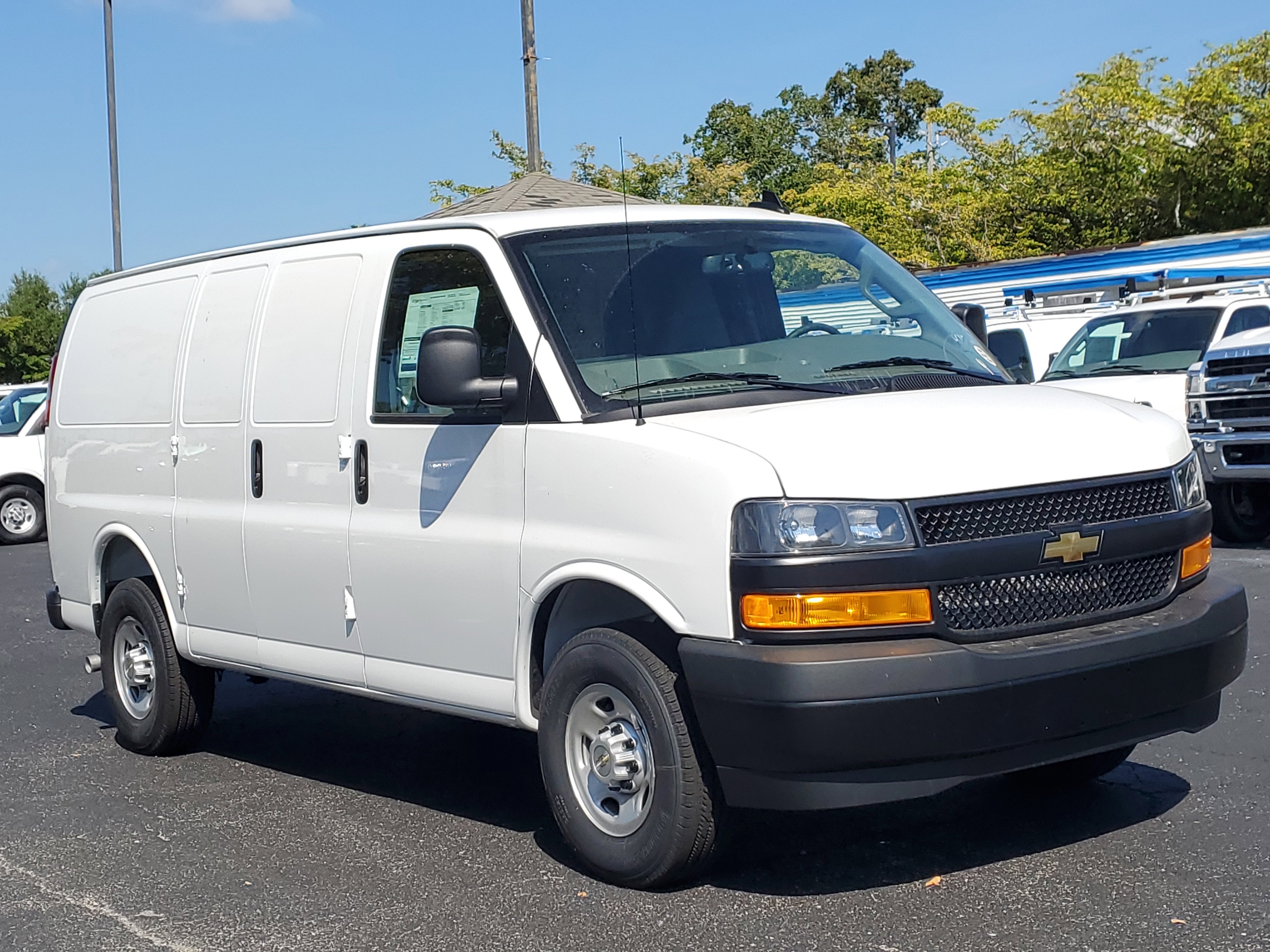 2025 Chevrolet Express Cargo 2500 WT