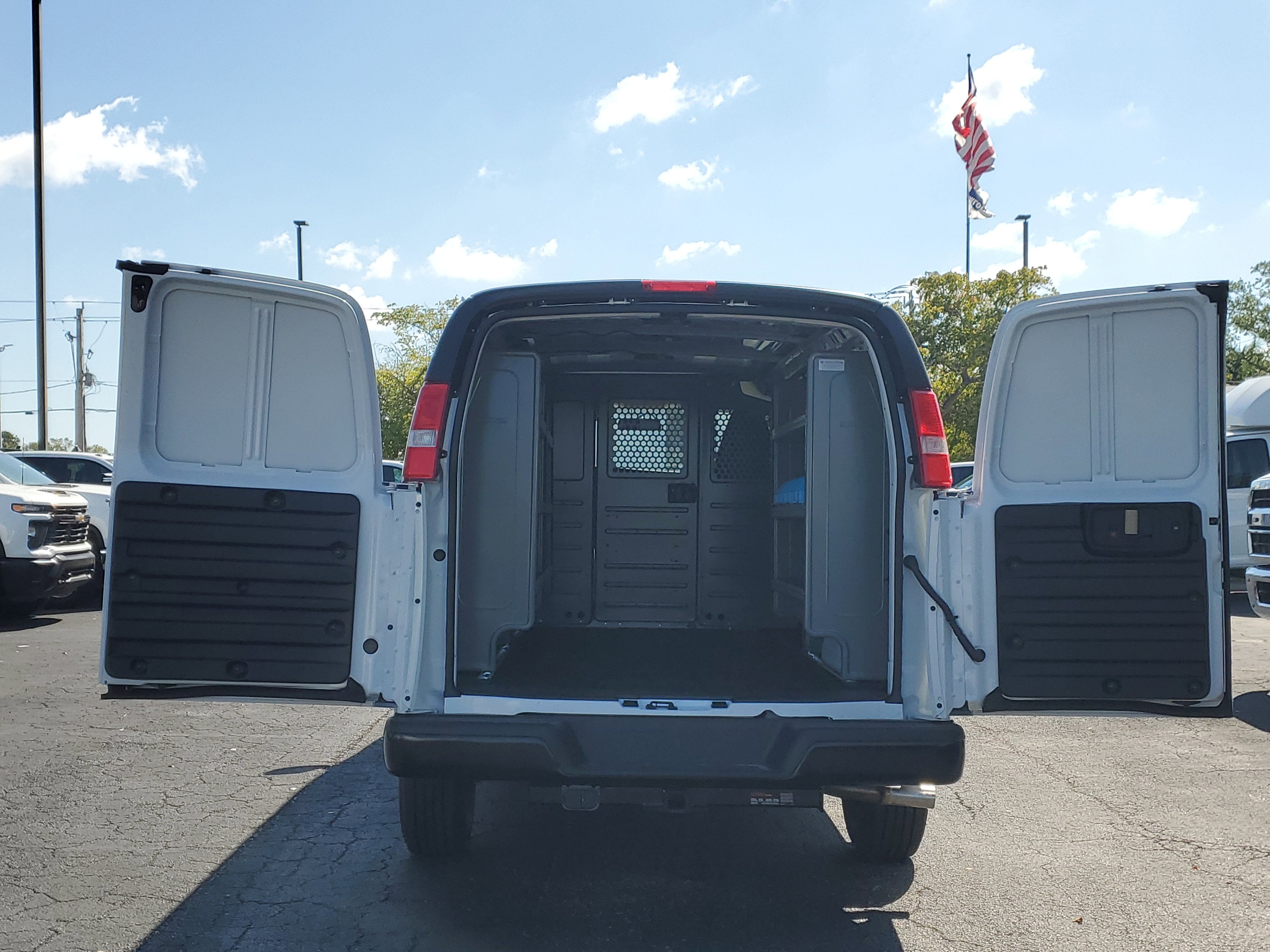 2025 Chevrolet Express Cargo 2500 WT