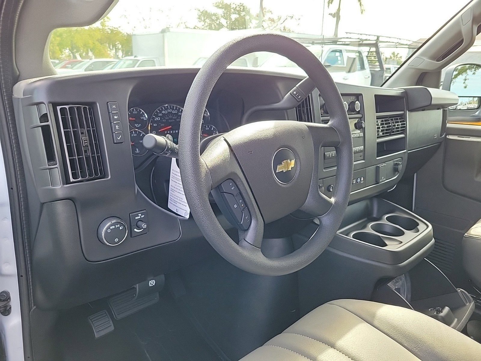 2025 Chevrolet Express Cargo 2500 WT