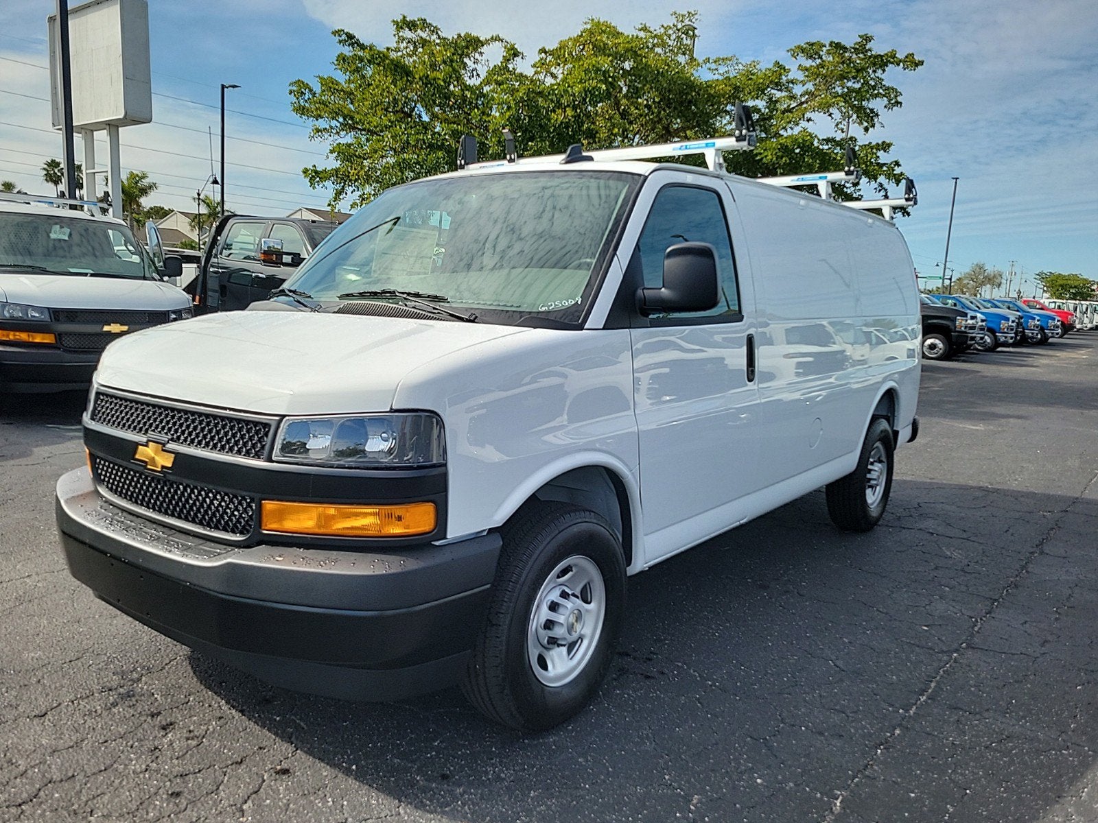 2025 Chevrolet Express Cargo 2500 WT