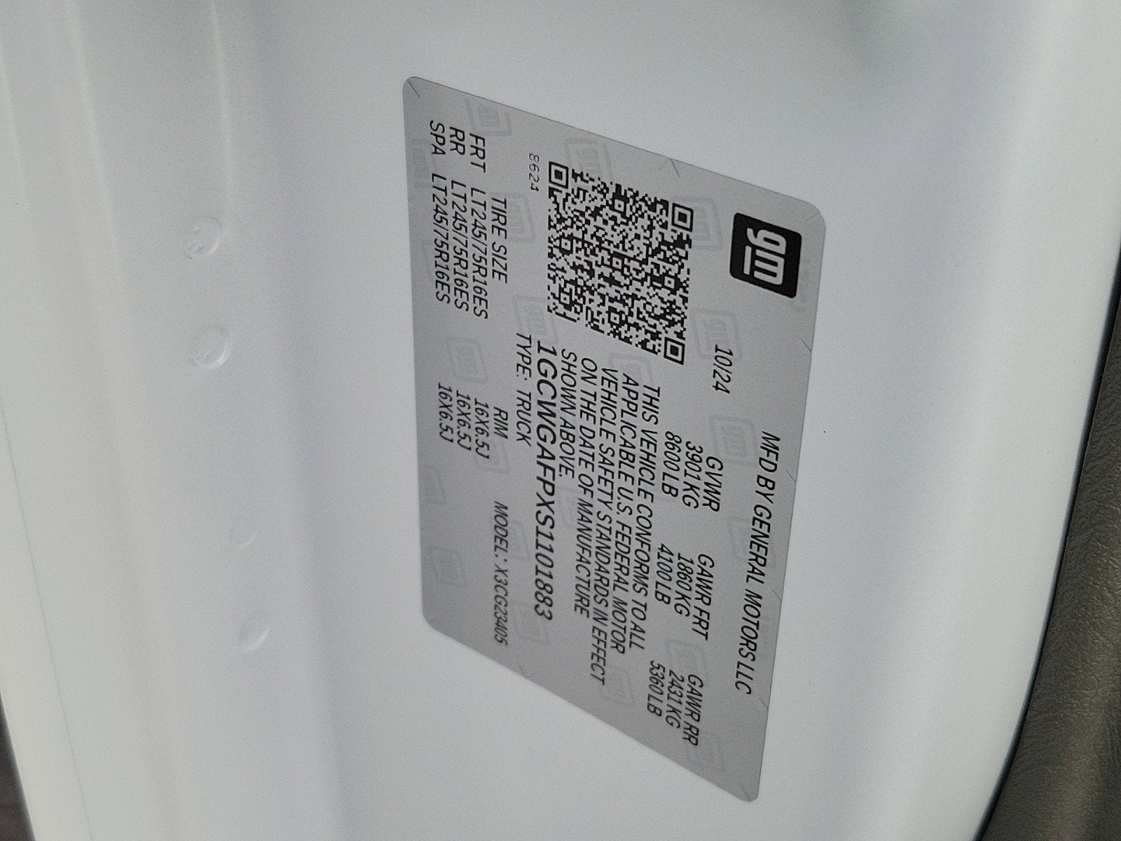 2025 Chevrolet Express Cargo 2500 WT