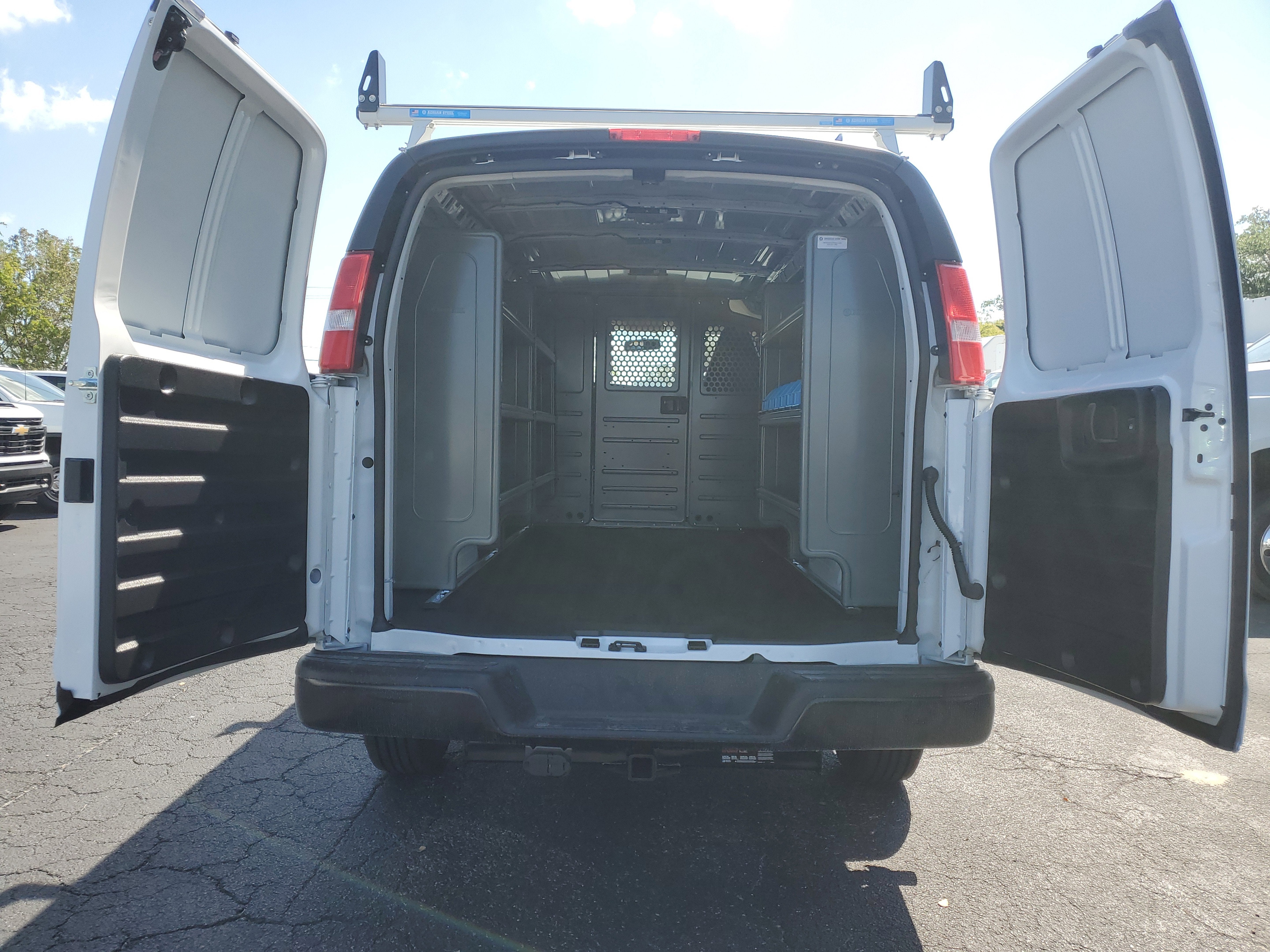 2025 Chevrolet Express Cargo 2500 WT