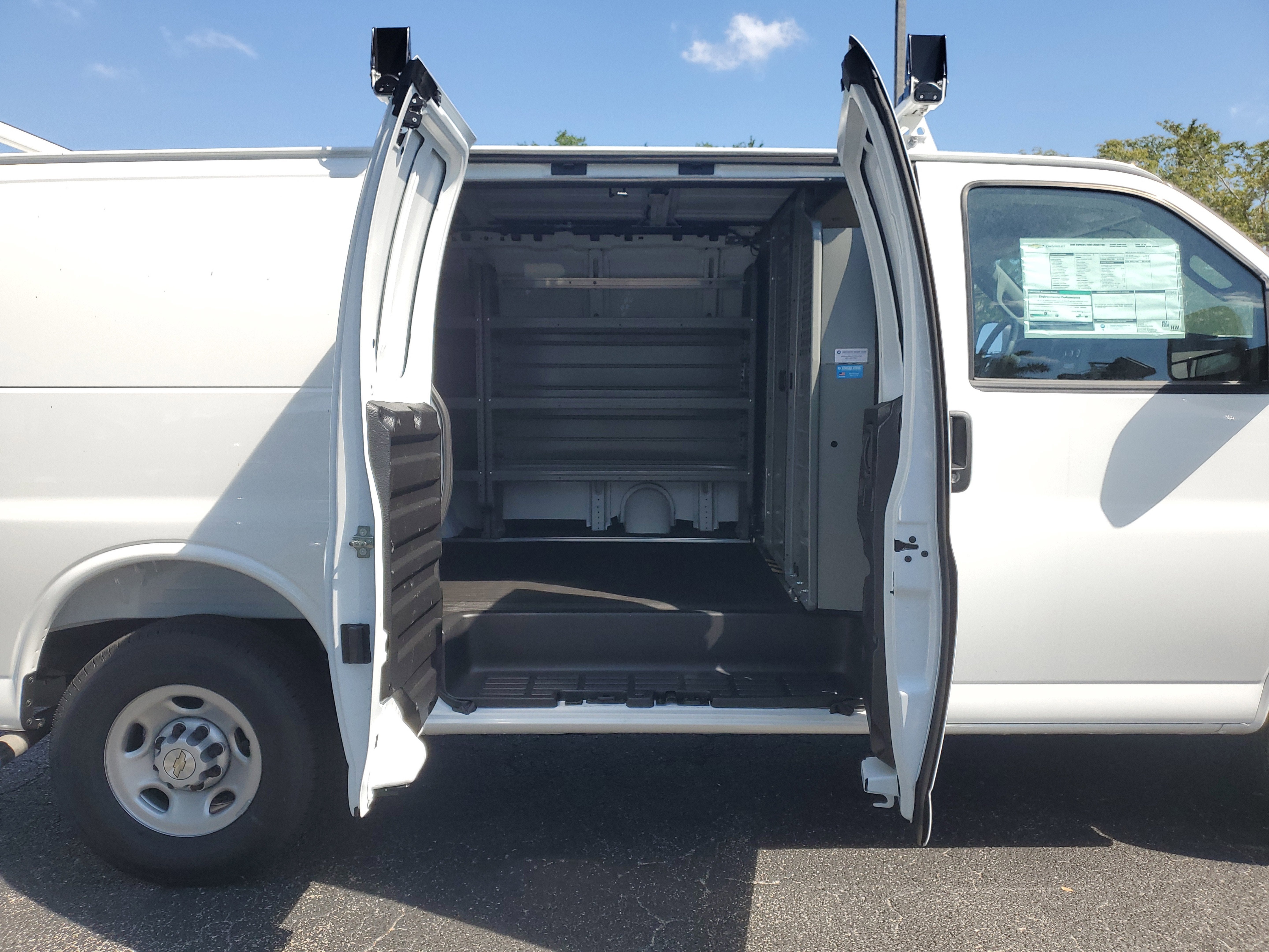 2025 Chevrolet Express Cargo 2500 WT
