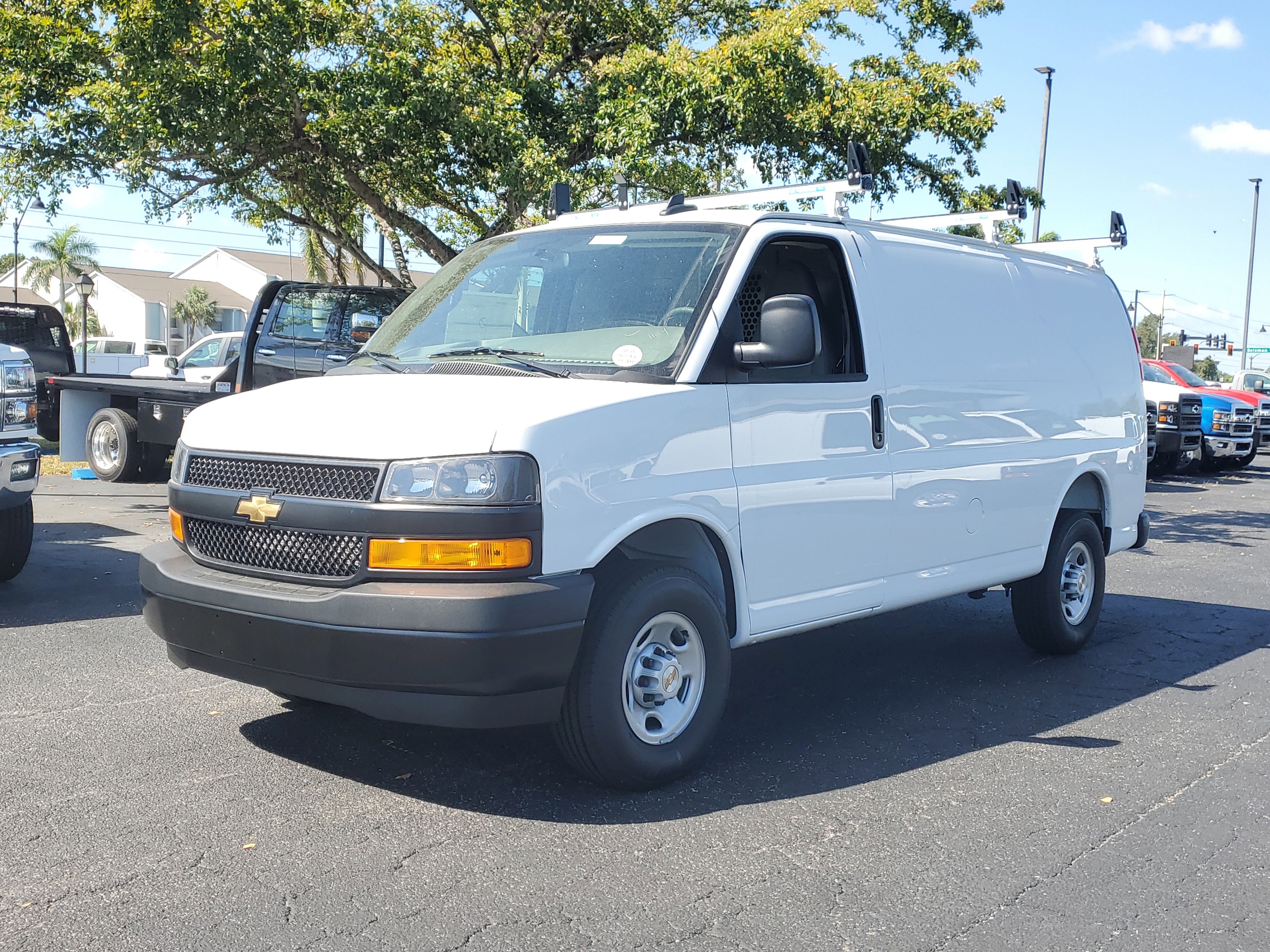 2025 Chevrolet Express Cargo 2500 WT
