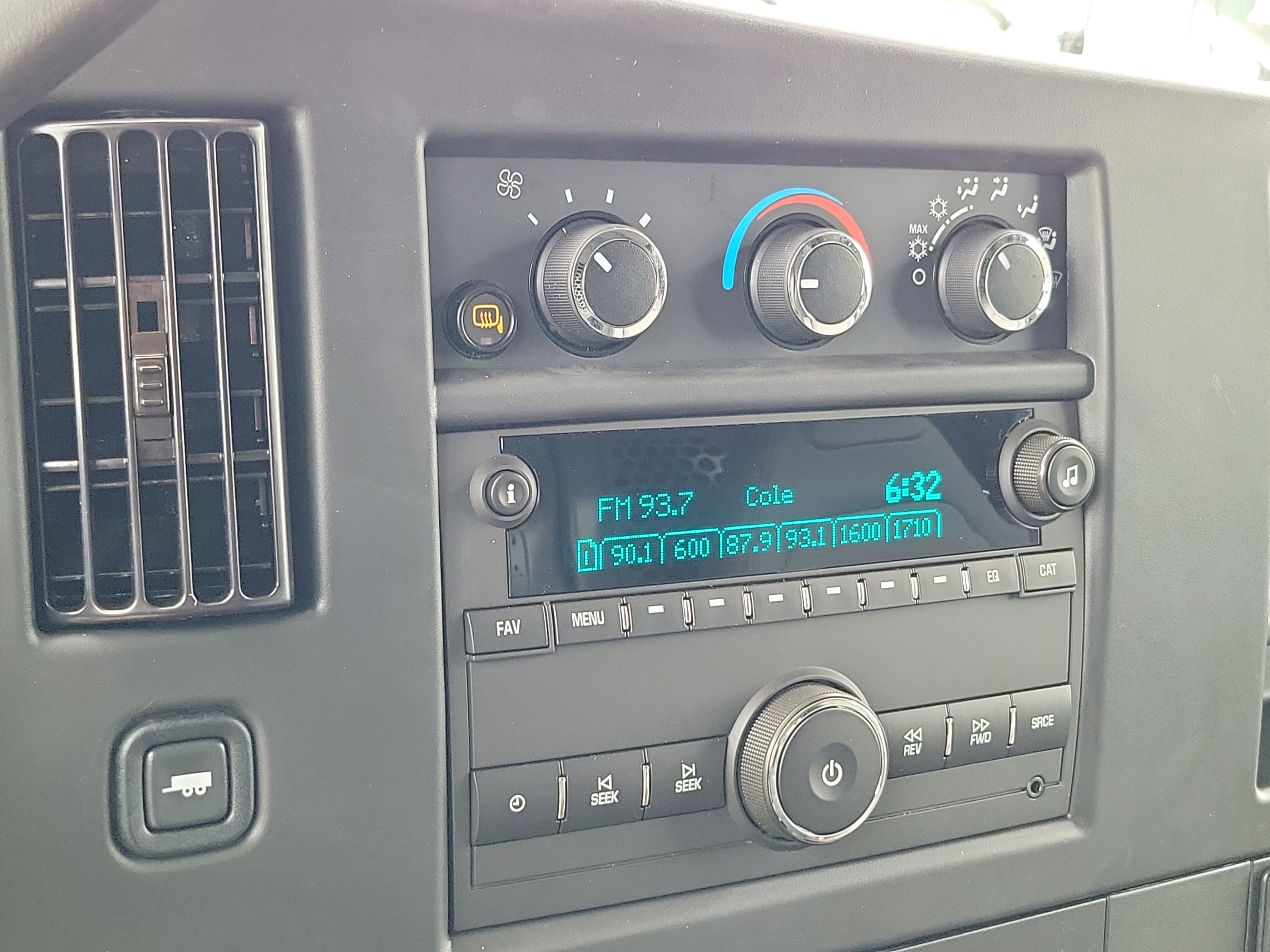 2025 Chevrolet Express Cargo 2500 WT