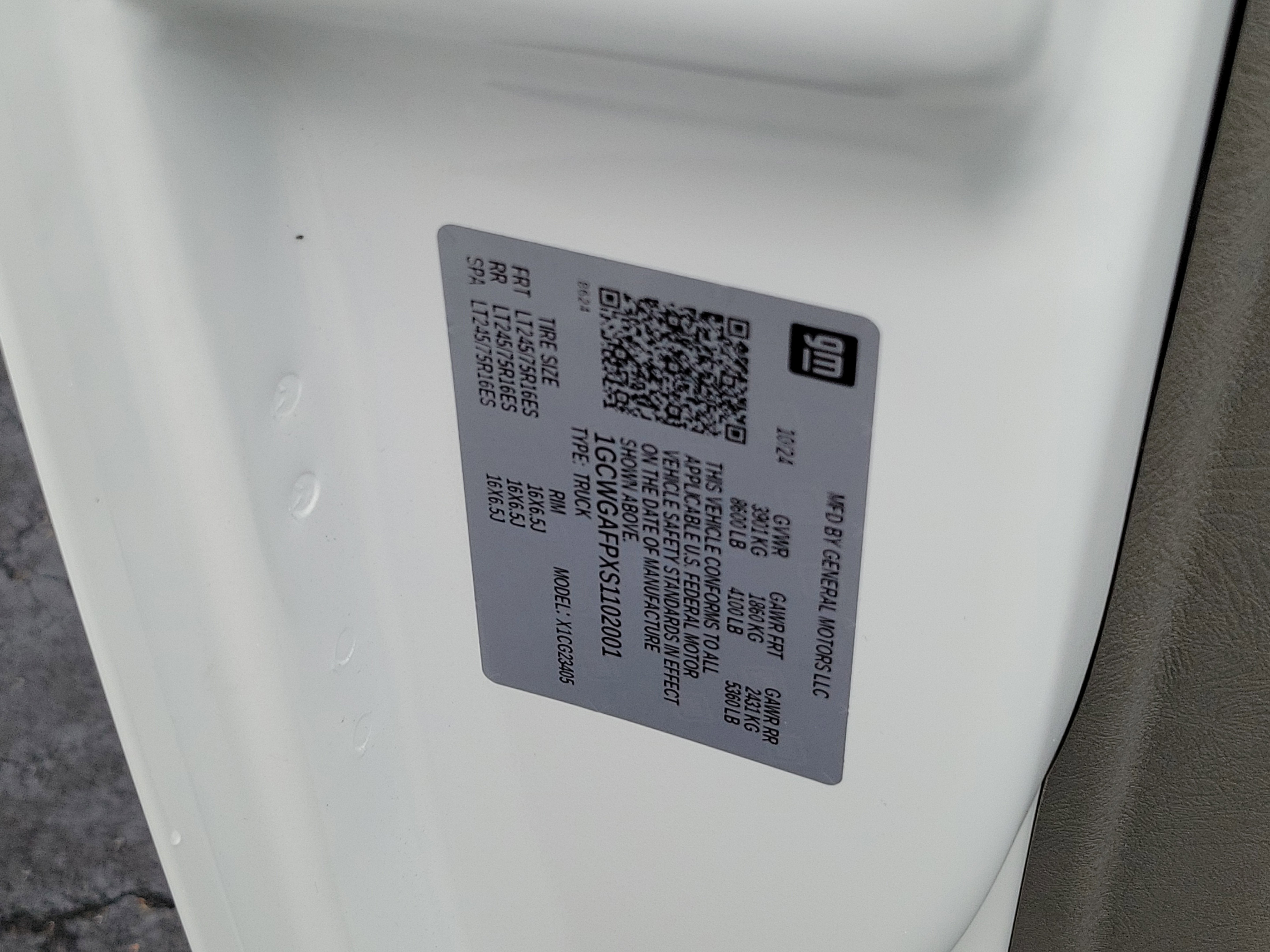 2025 Chevrolet Express Cargo 2500 WT