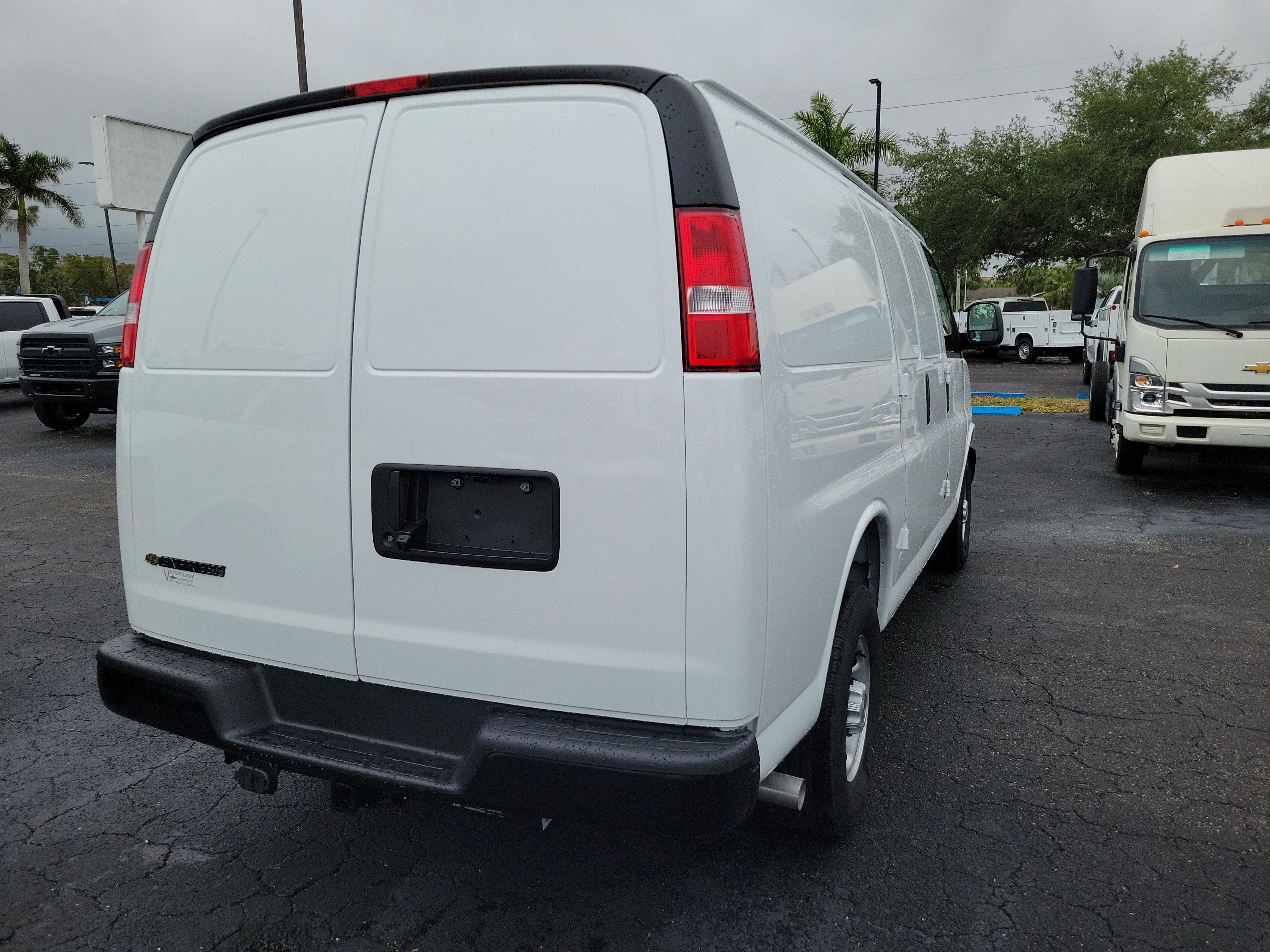 2025 Chevrolet Express Cargo 2500 WT