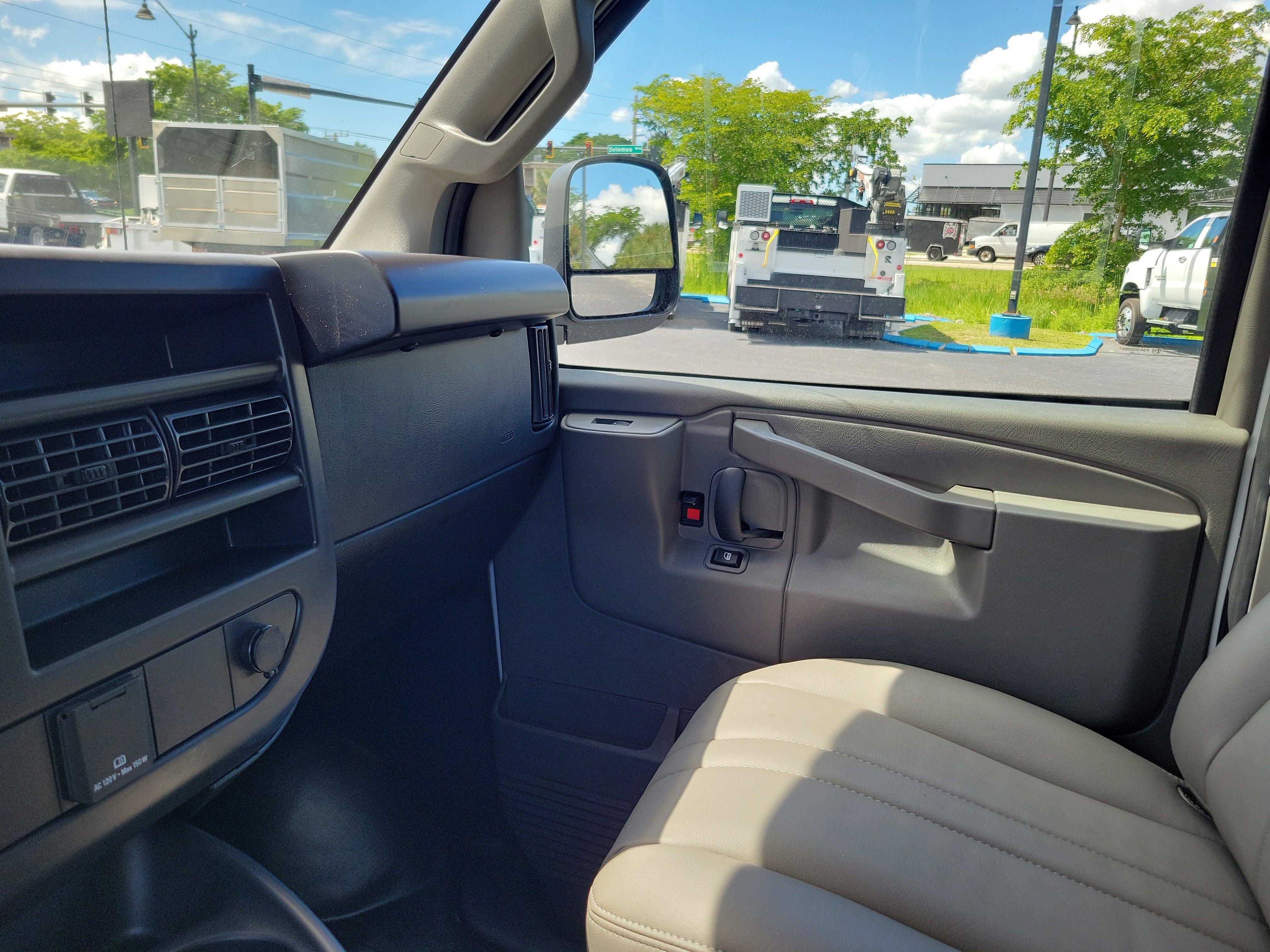 2025 Chevrolet Express Cargo 2500 WT