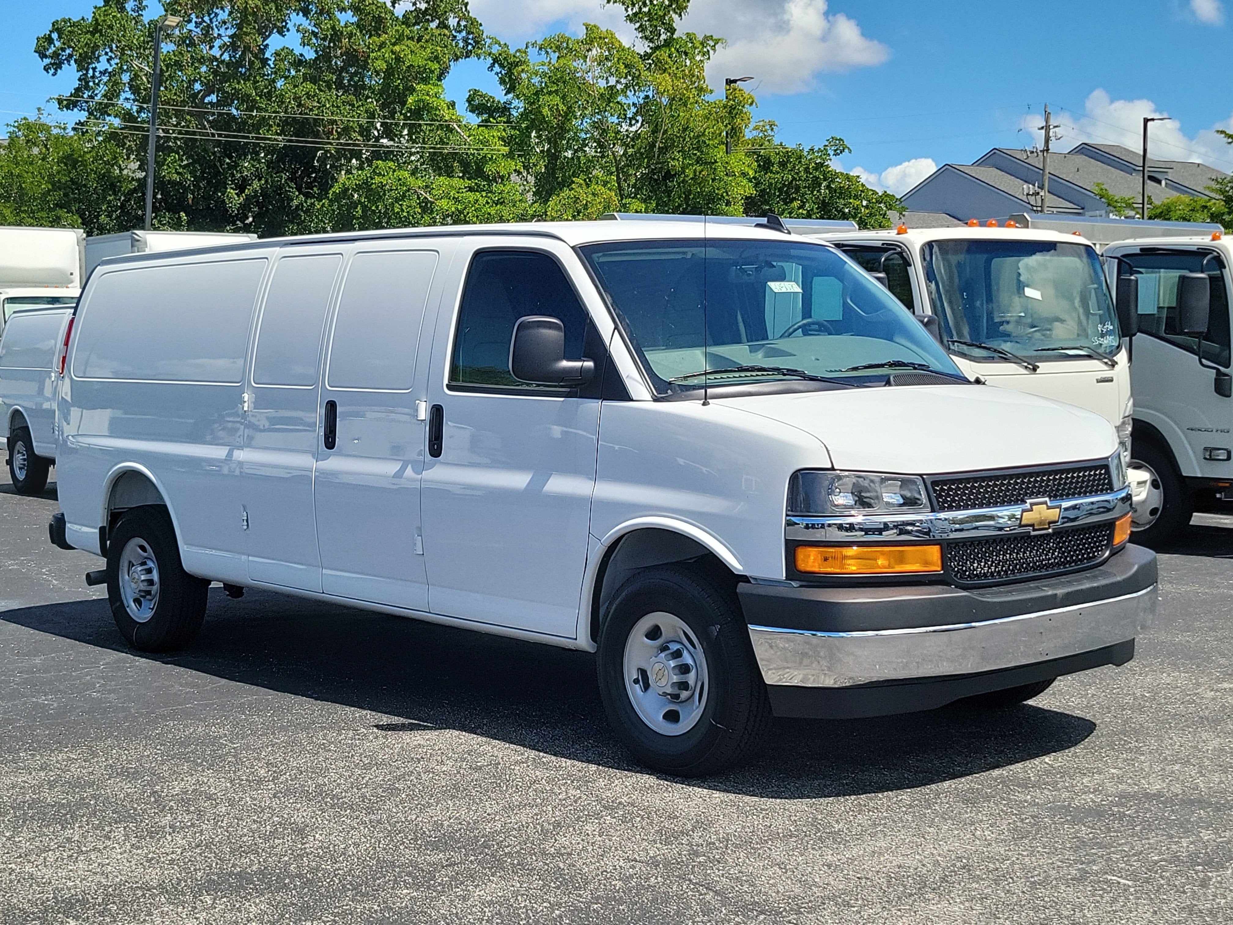 2025 Chevrolet Express Cargo 2500 WT