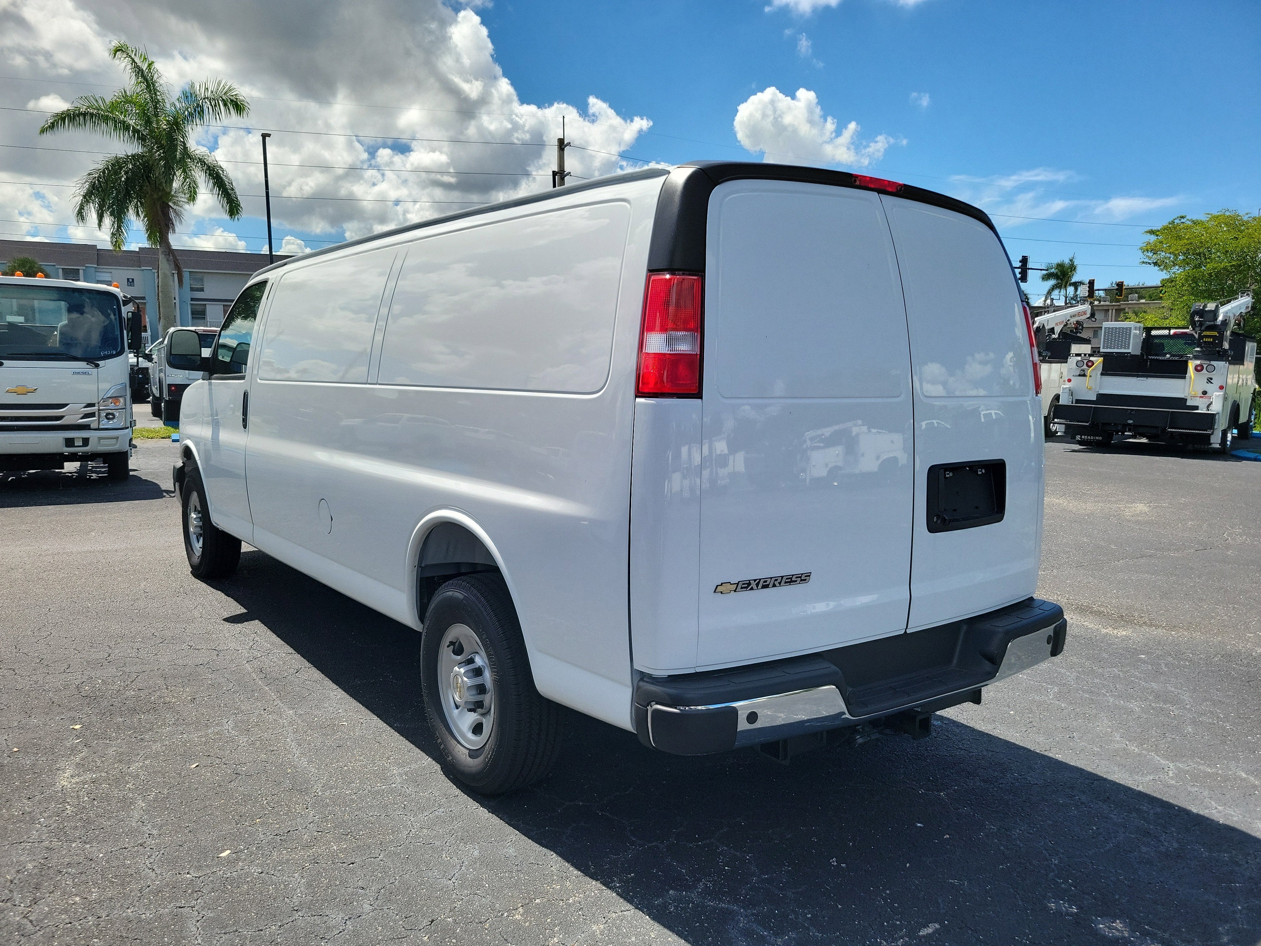 2025 Chevrolet Express Cargo 2500 WT