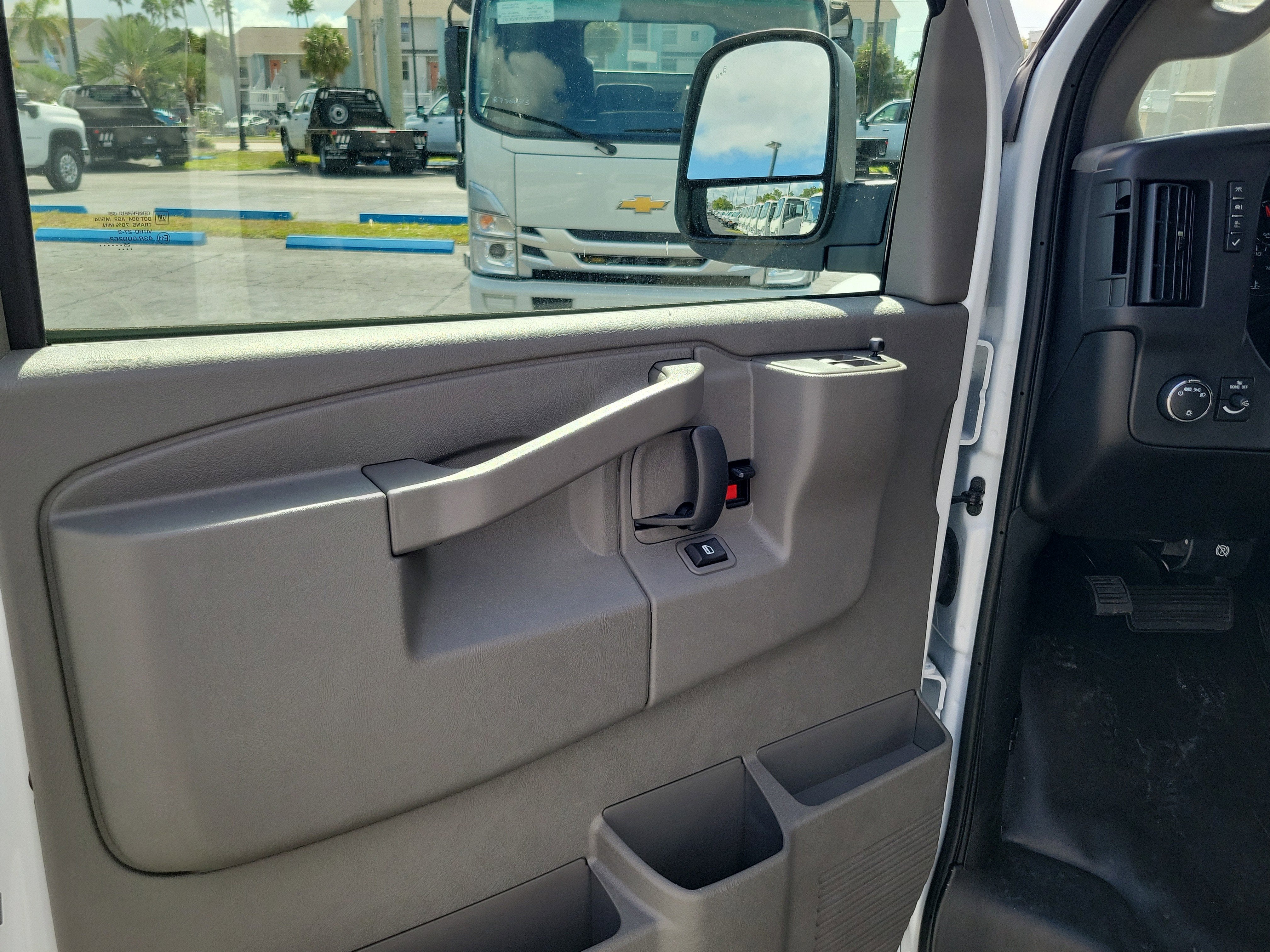 2025 Chevrolet Express Cargo 2500 WT