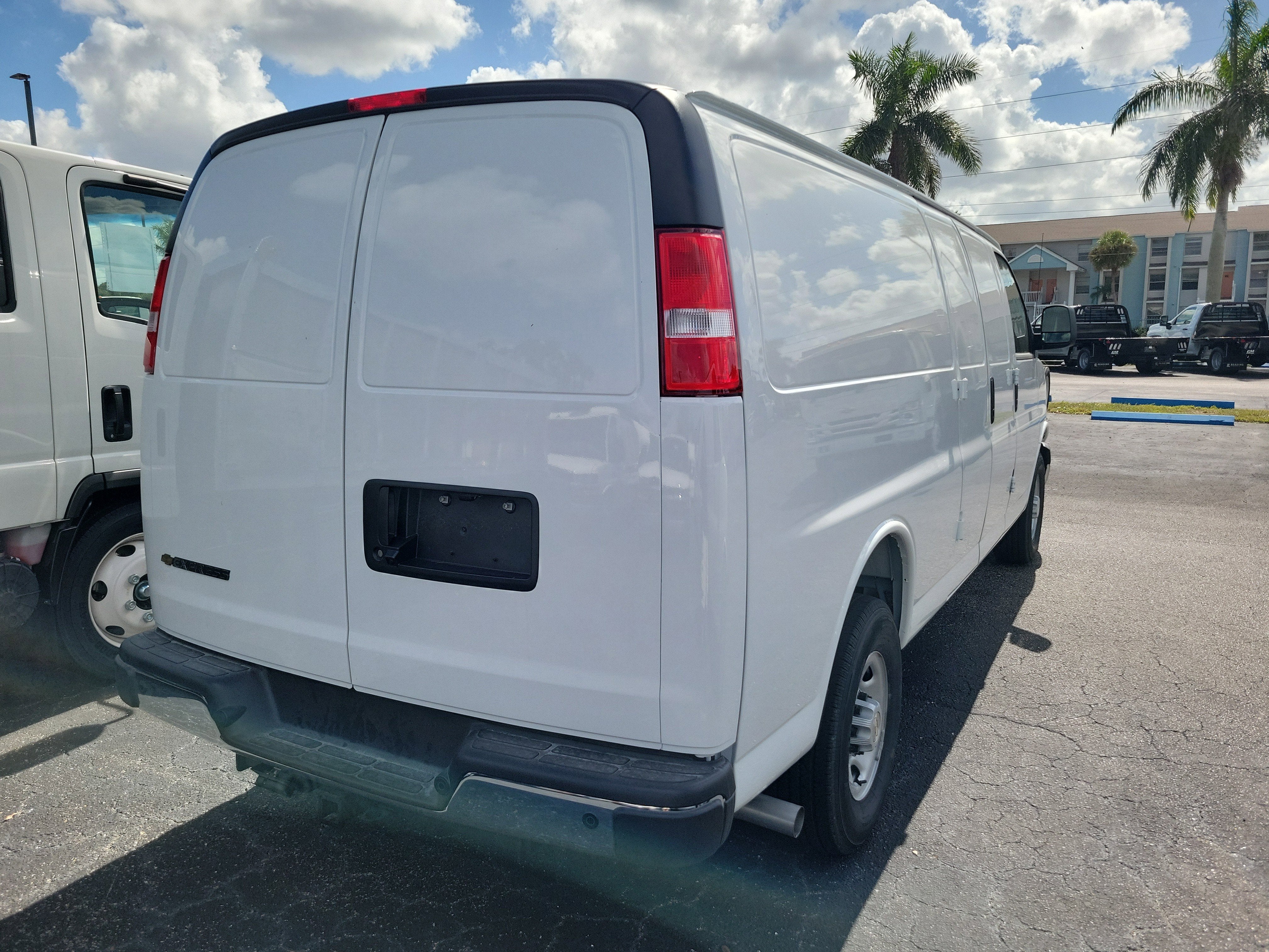 2025 Chevrolet Express Cargo 2500 WT