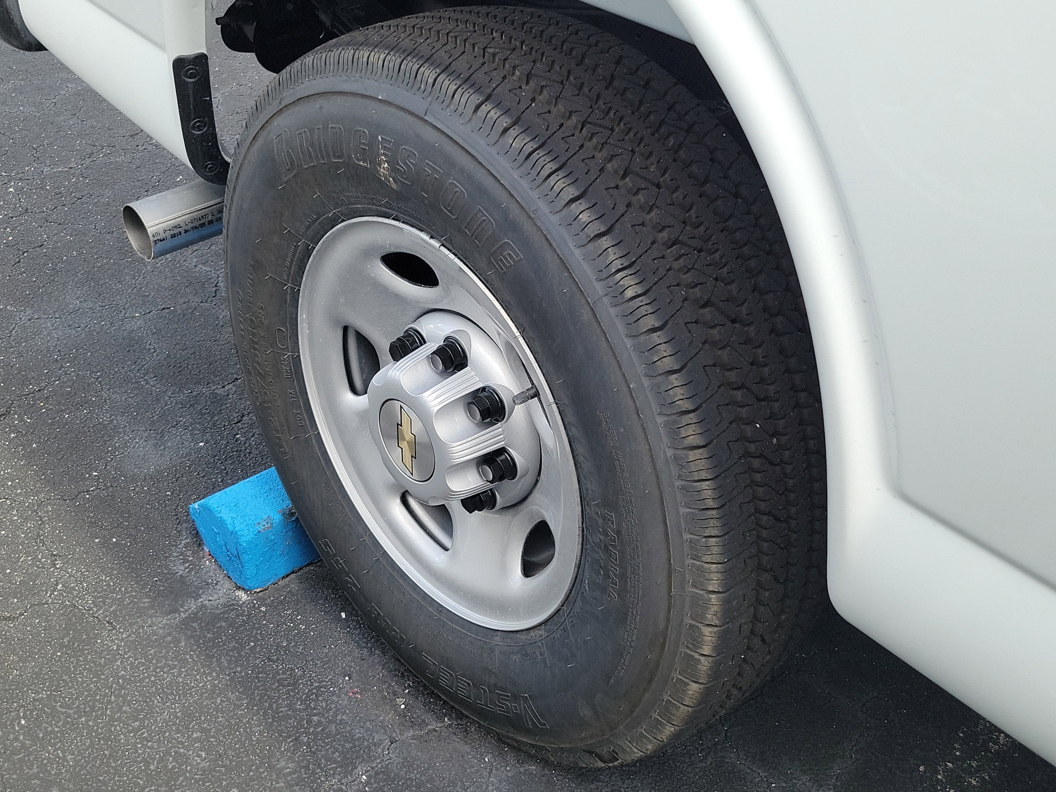 2025 Chevrolet Express Cargo 2500 WT