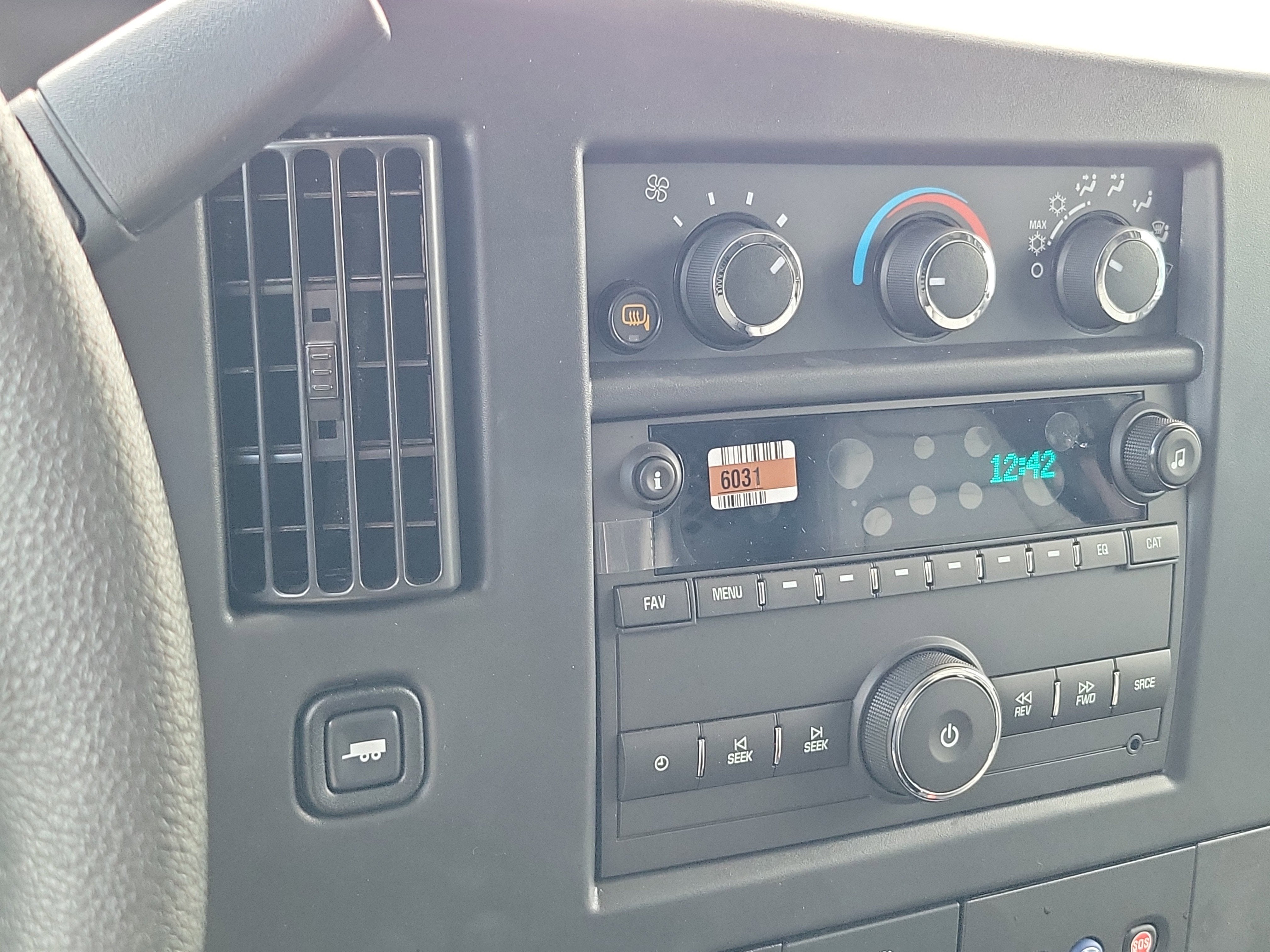 2025 Chevrolet Express Cargo 2500 WT