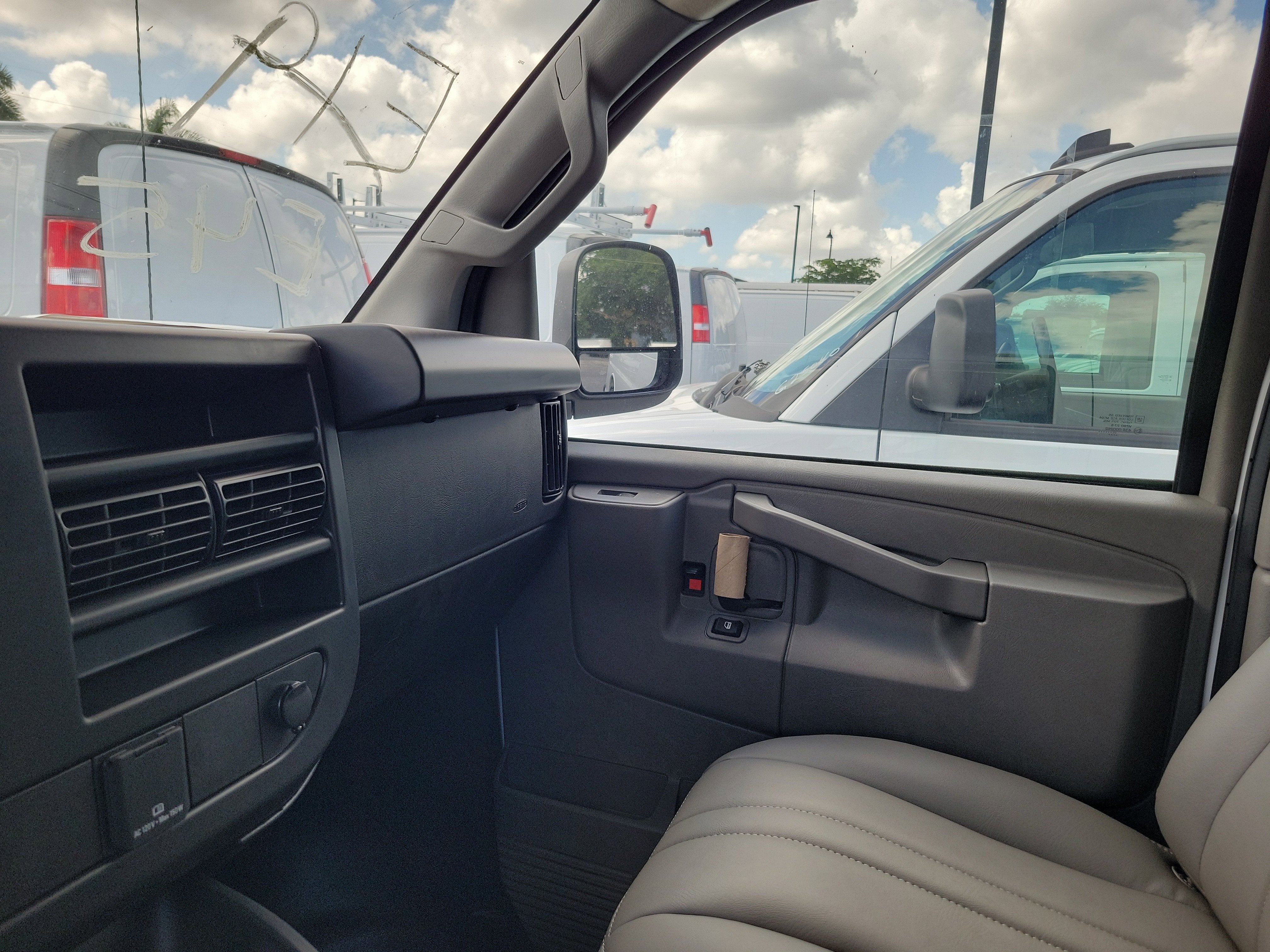 2025 Chevrolet Express Cargo 2500 WT