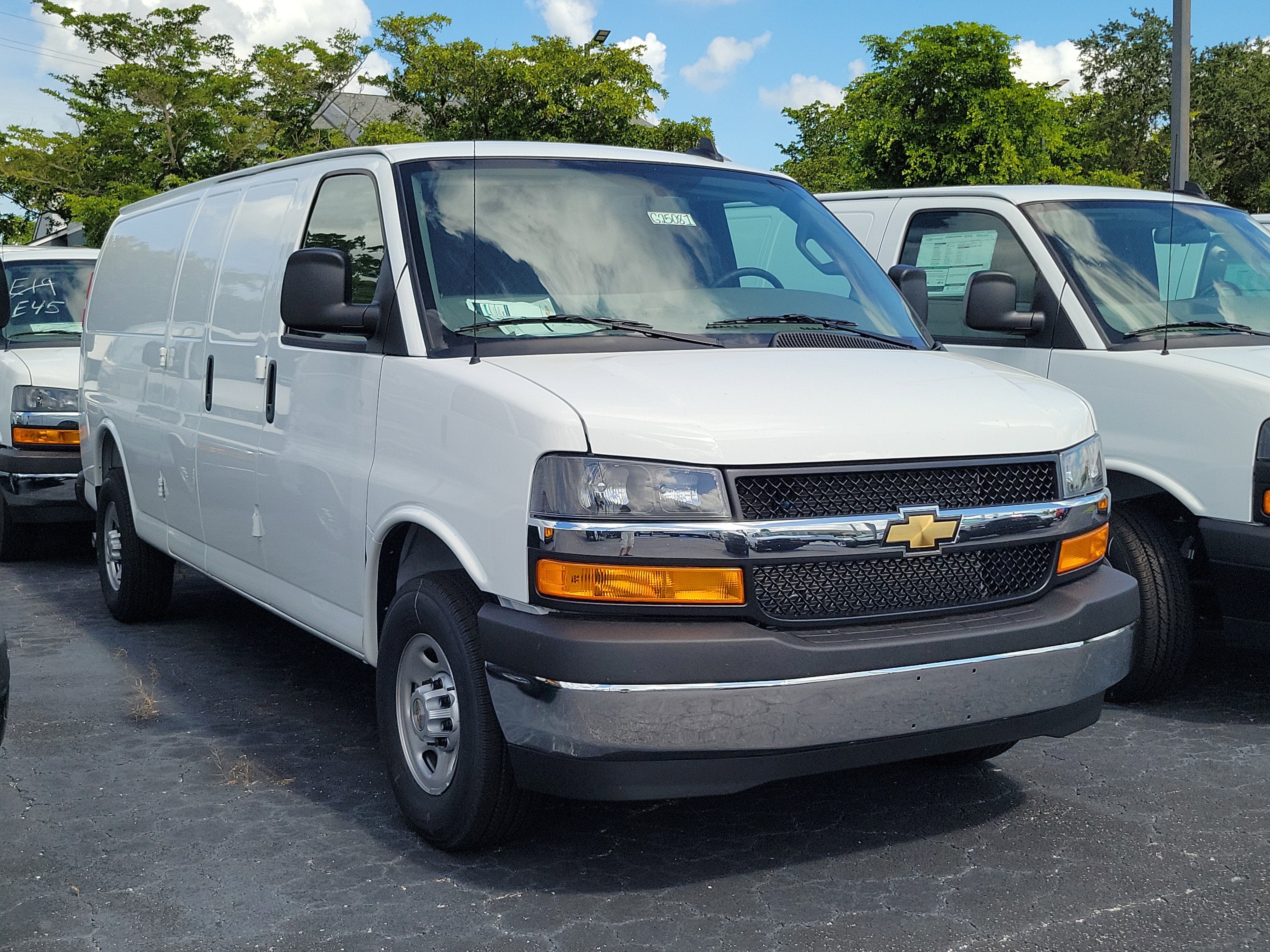 2025 Chevrolet Express Cargo 2500 WT