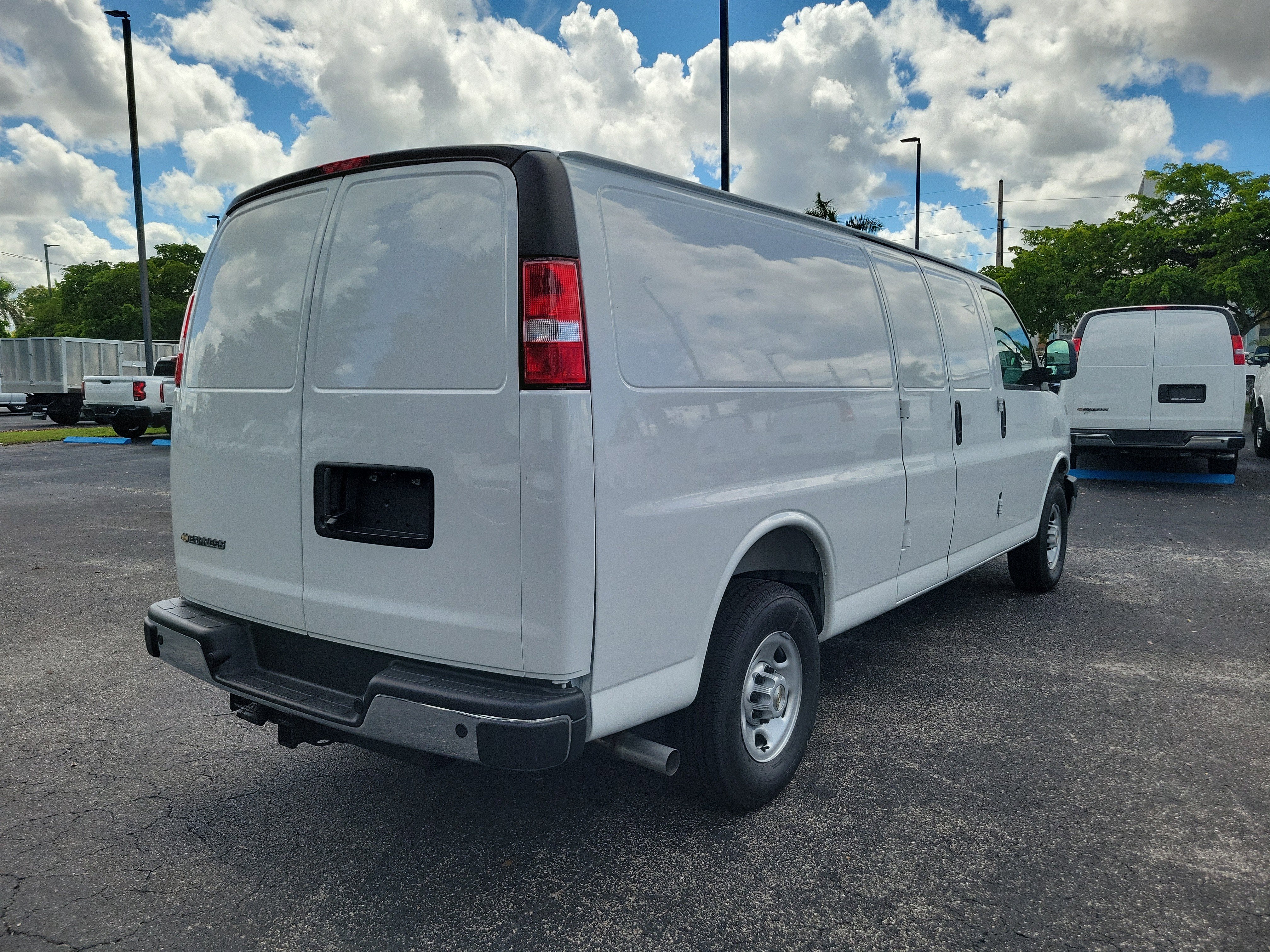 2025 Chevrolet Express Cargo 2500 WT