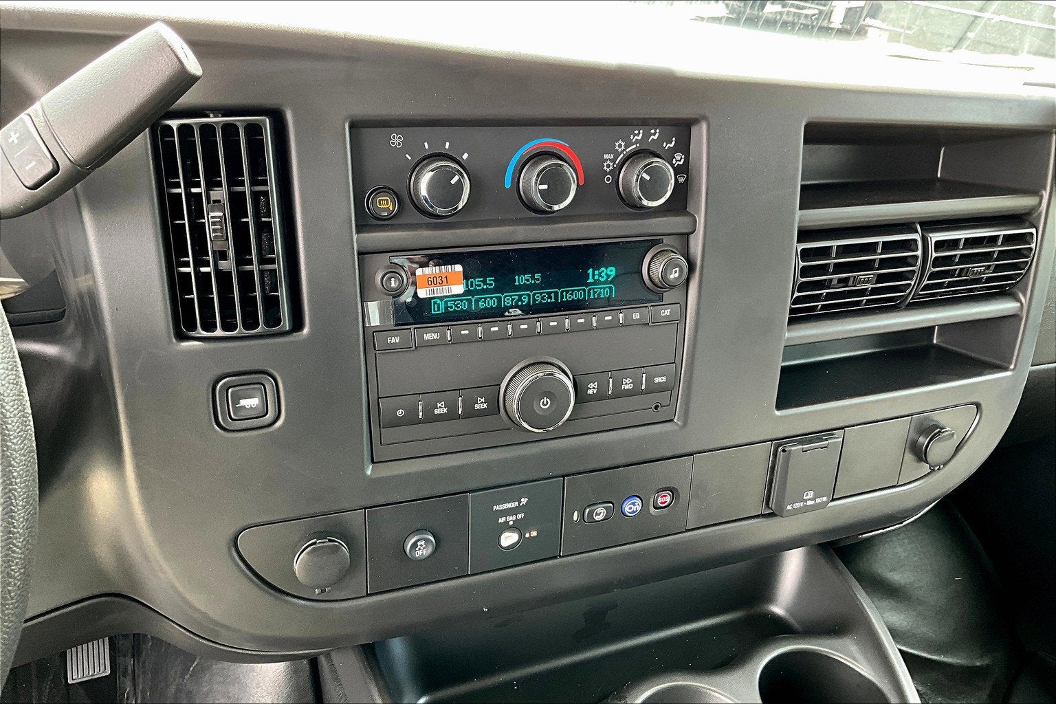 2025 Chevrolet Express Cargo 2500 WT