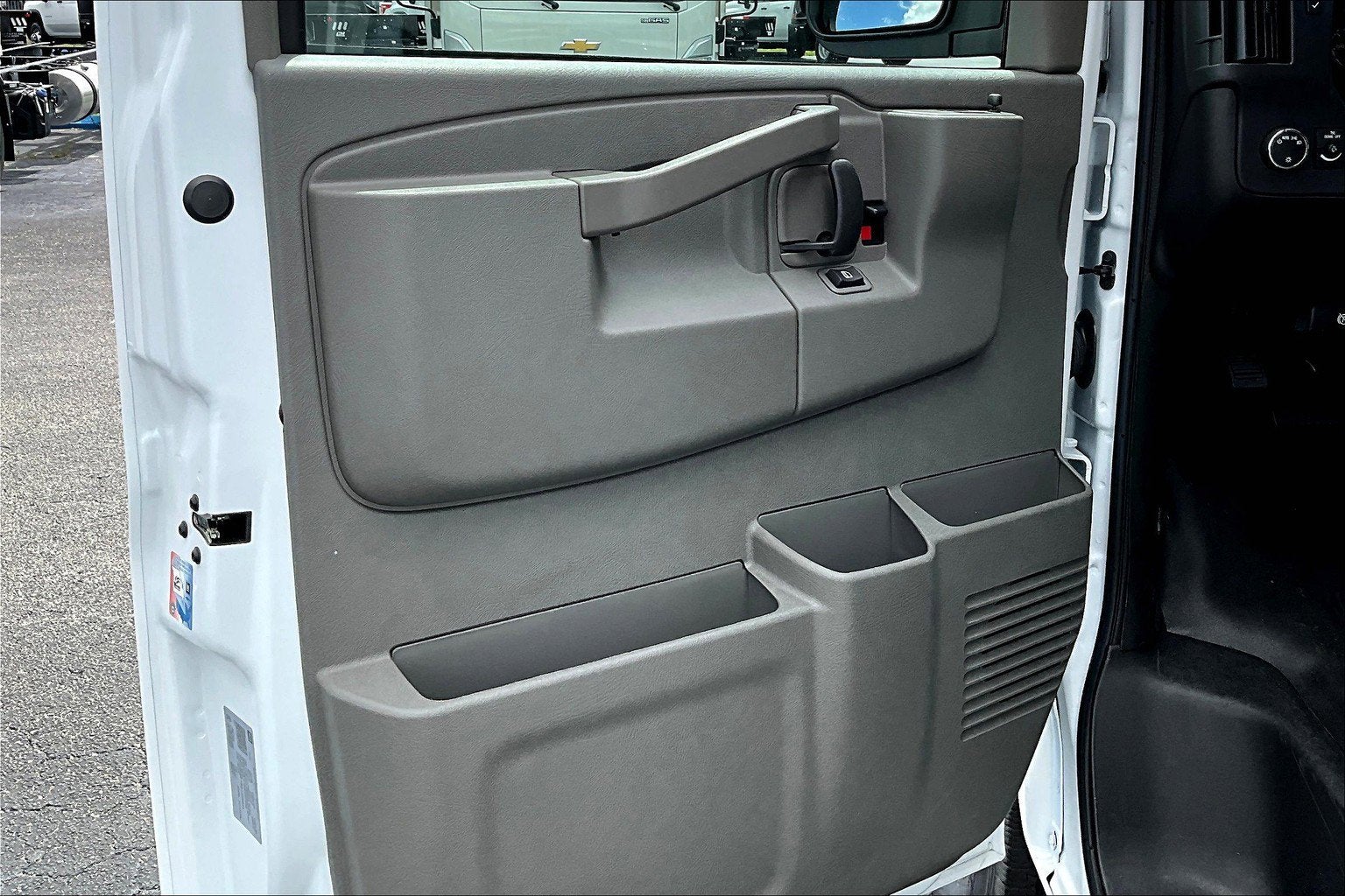 2025 Chevrolet Express Cargo 2500 WT