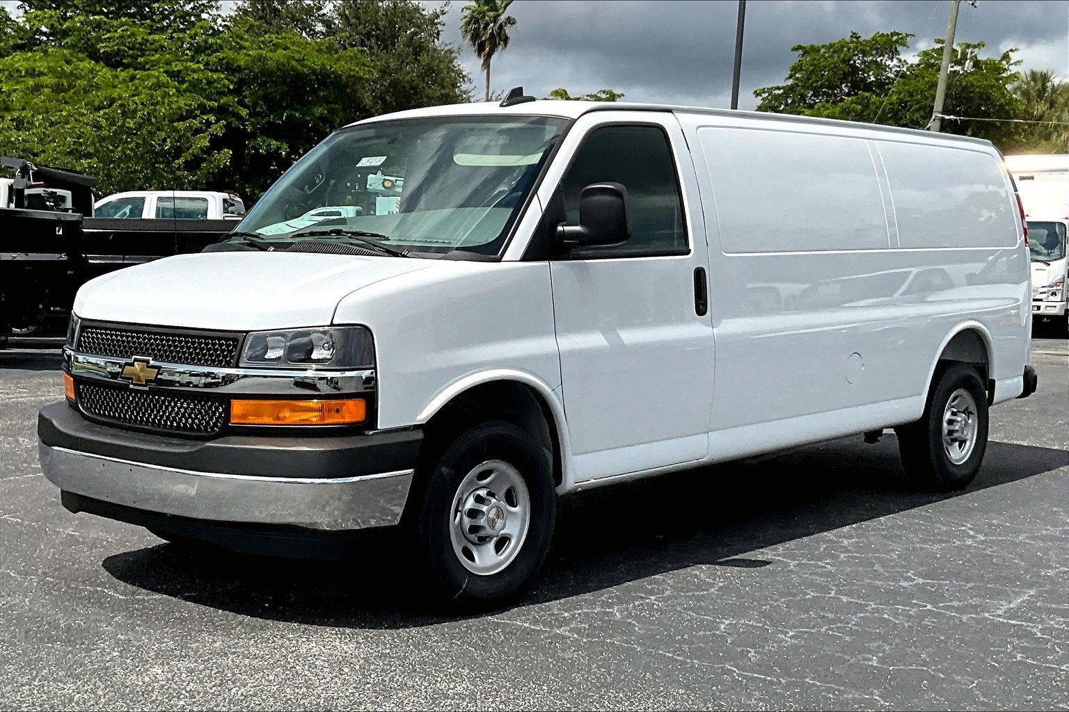2025 Chevrolet Express Cargo 2500 WT