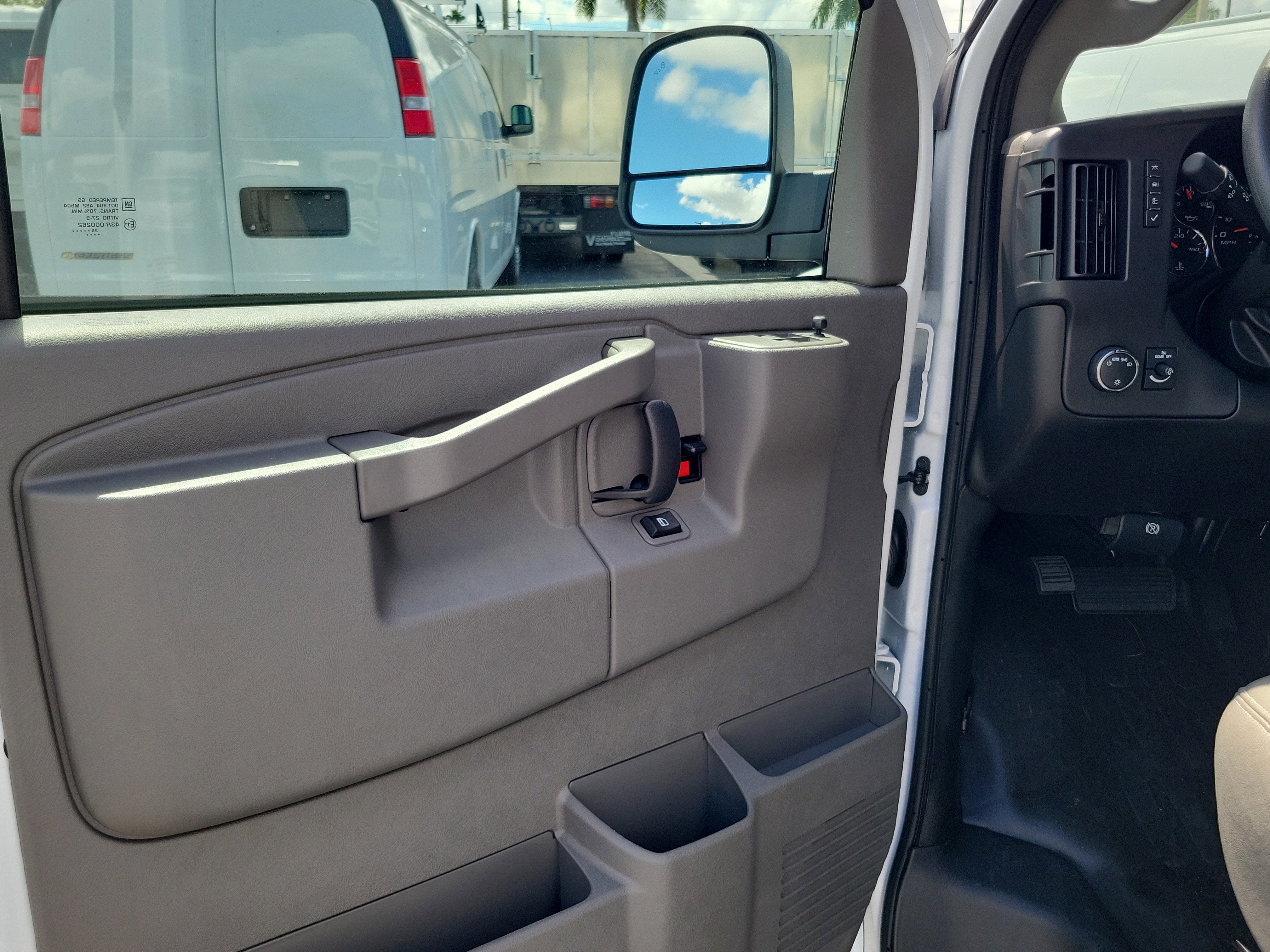 2025 Chevrolet Express Cargo 2500 WT