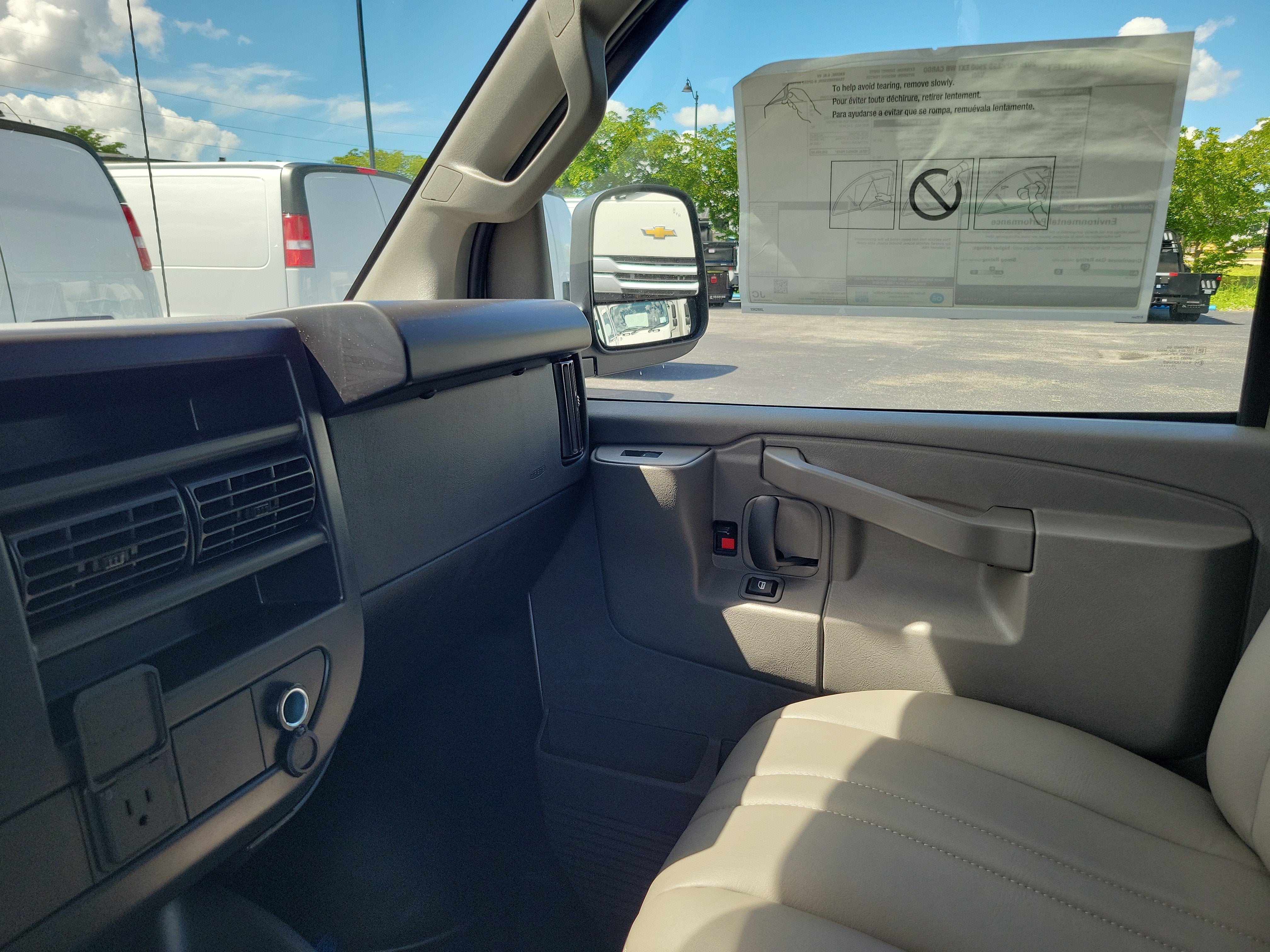 2025 Chevrolet Express Cargo 2500 WT