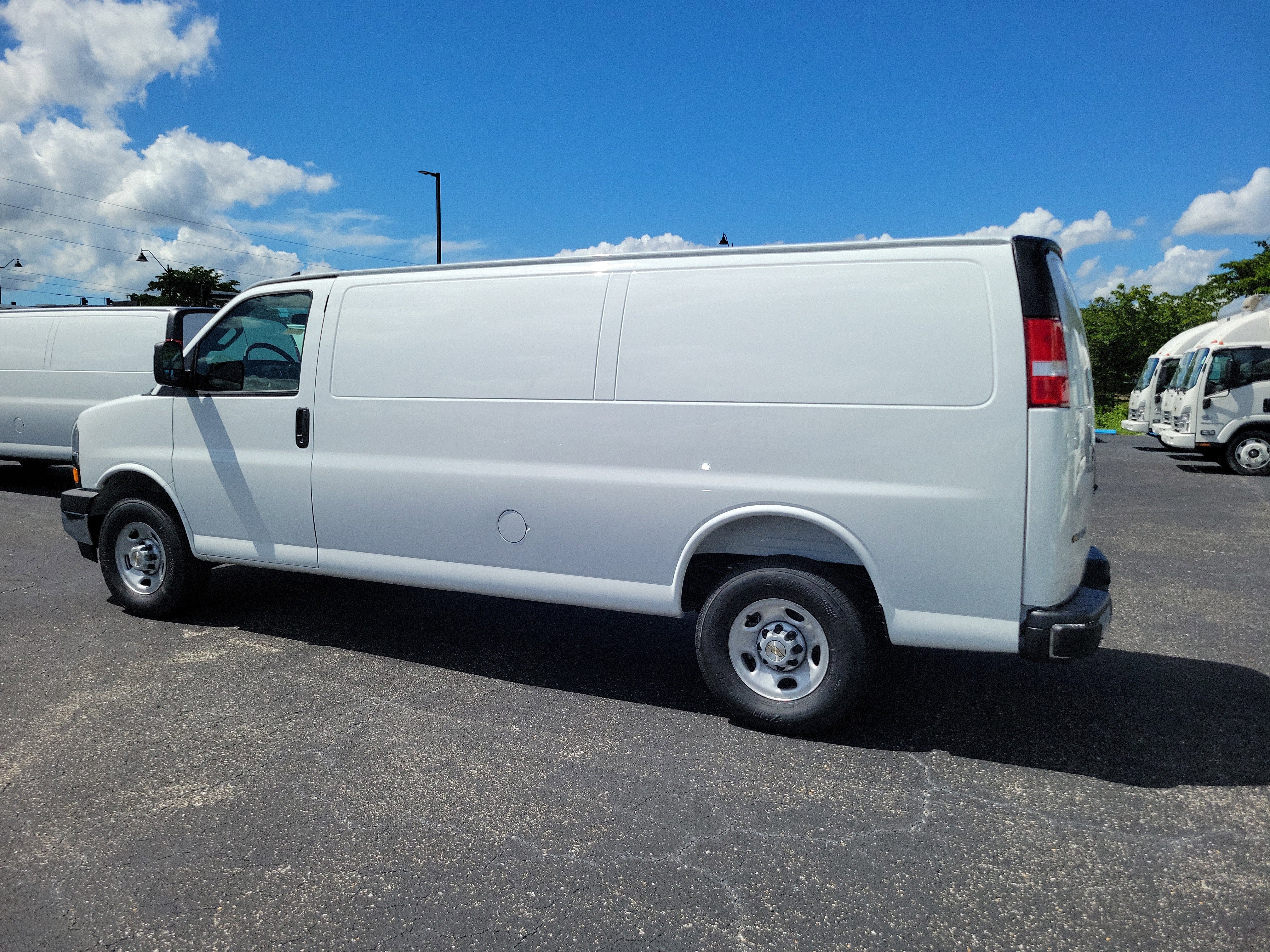 2025 Chevrolet Express Cargo 2500 WT