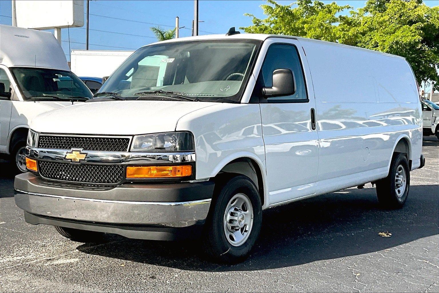 2025 Chevrolet Express Cargo 2500 WT