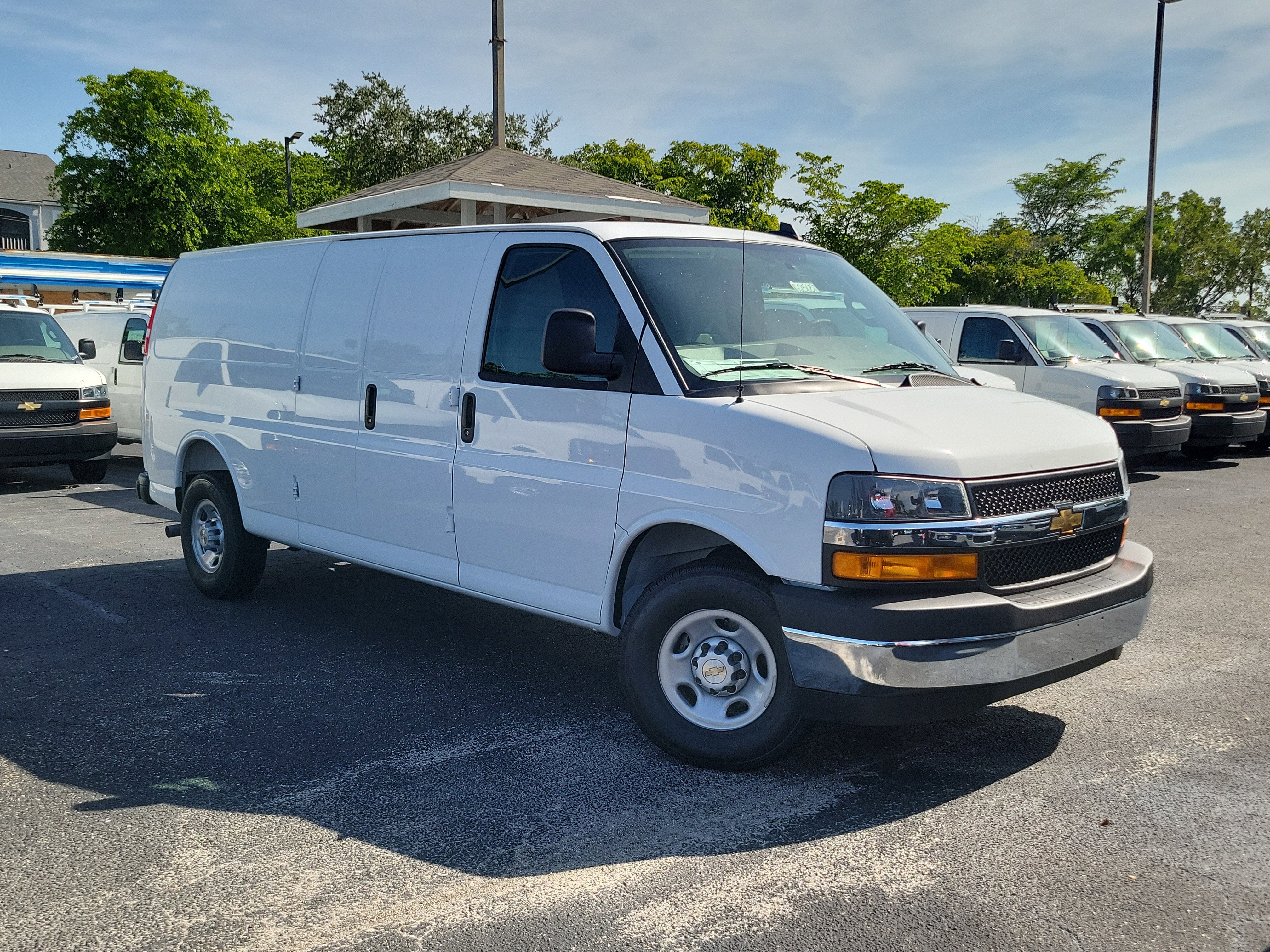 2025 Chevrolet Express Cargo 2500 WT