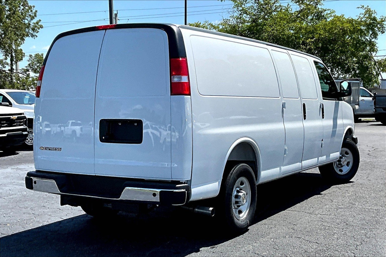 2025 Chevrolet Express Cargo 2500 WT