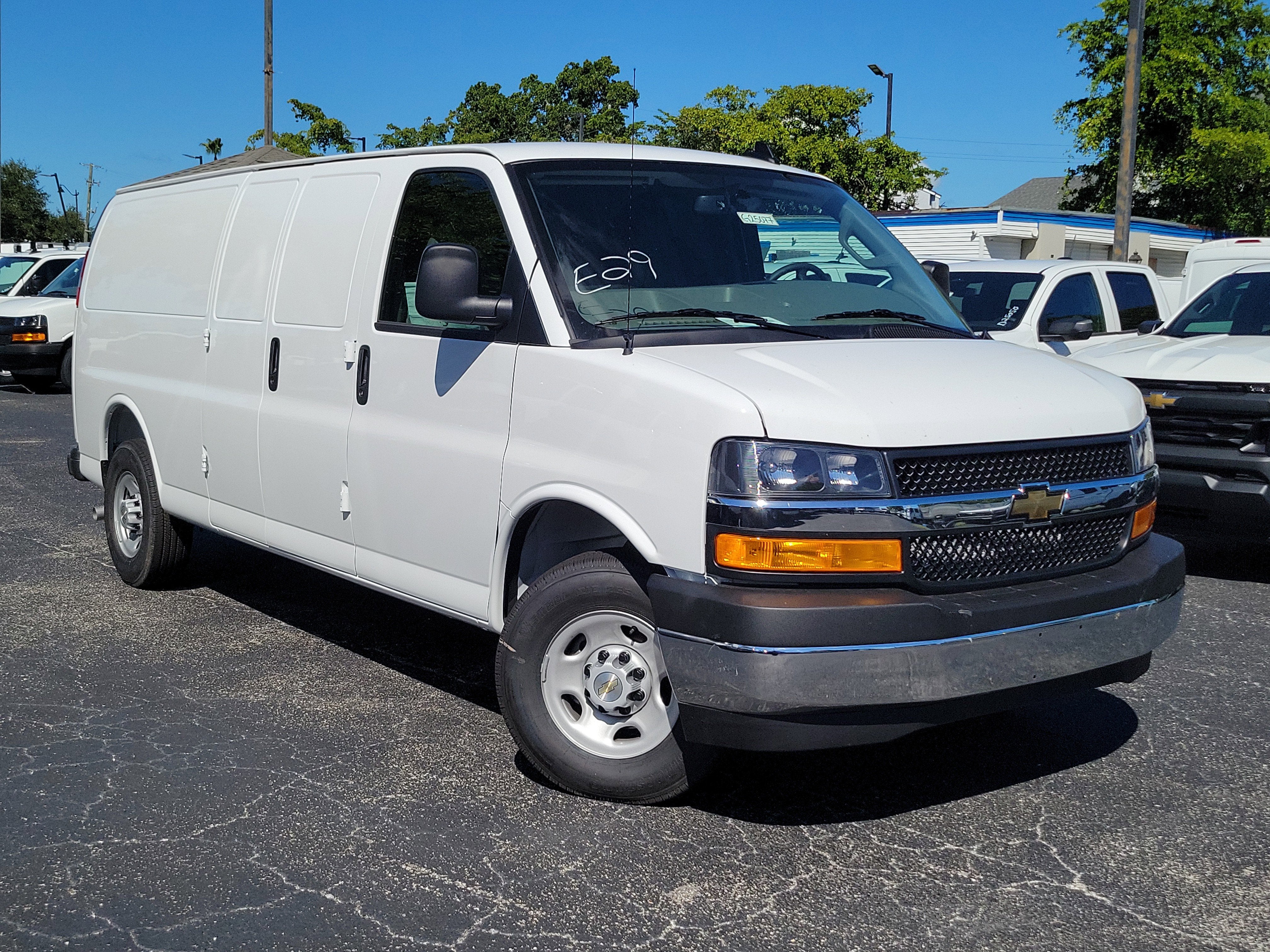 2025 Chevrolet Express Cargo 2500 WT