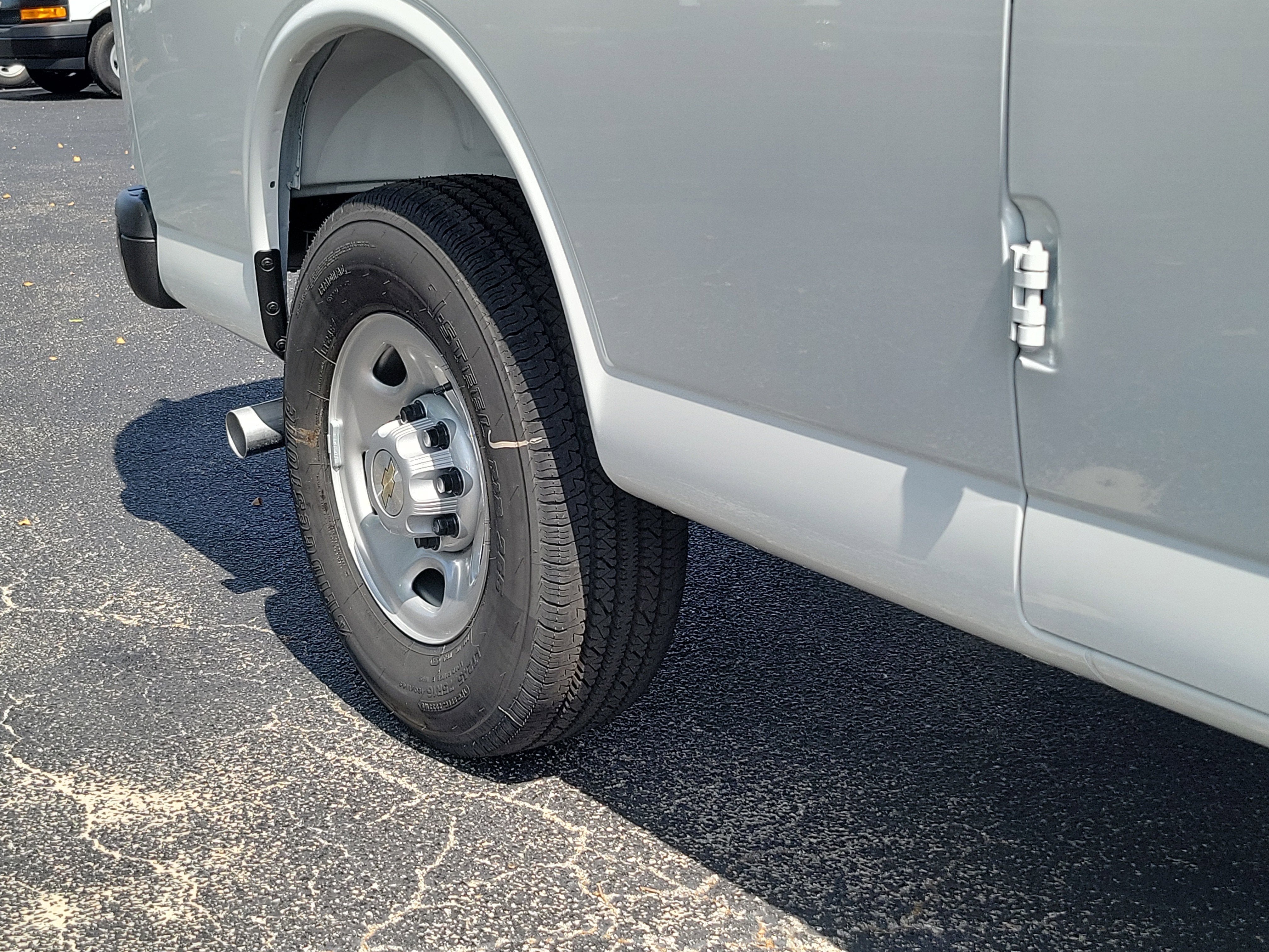 2025 Chevrolet Express Cargo 2500 WT