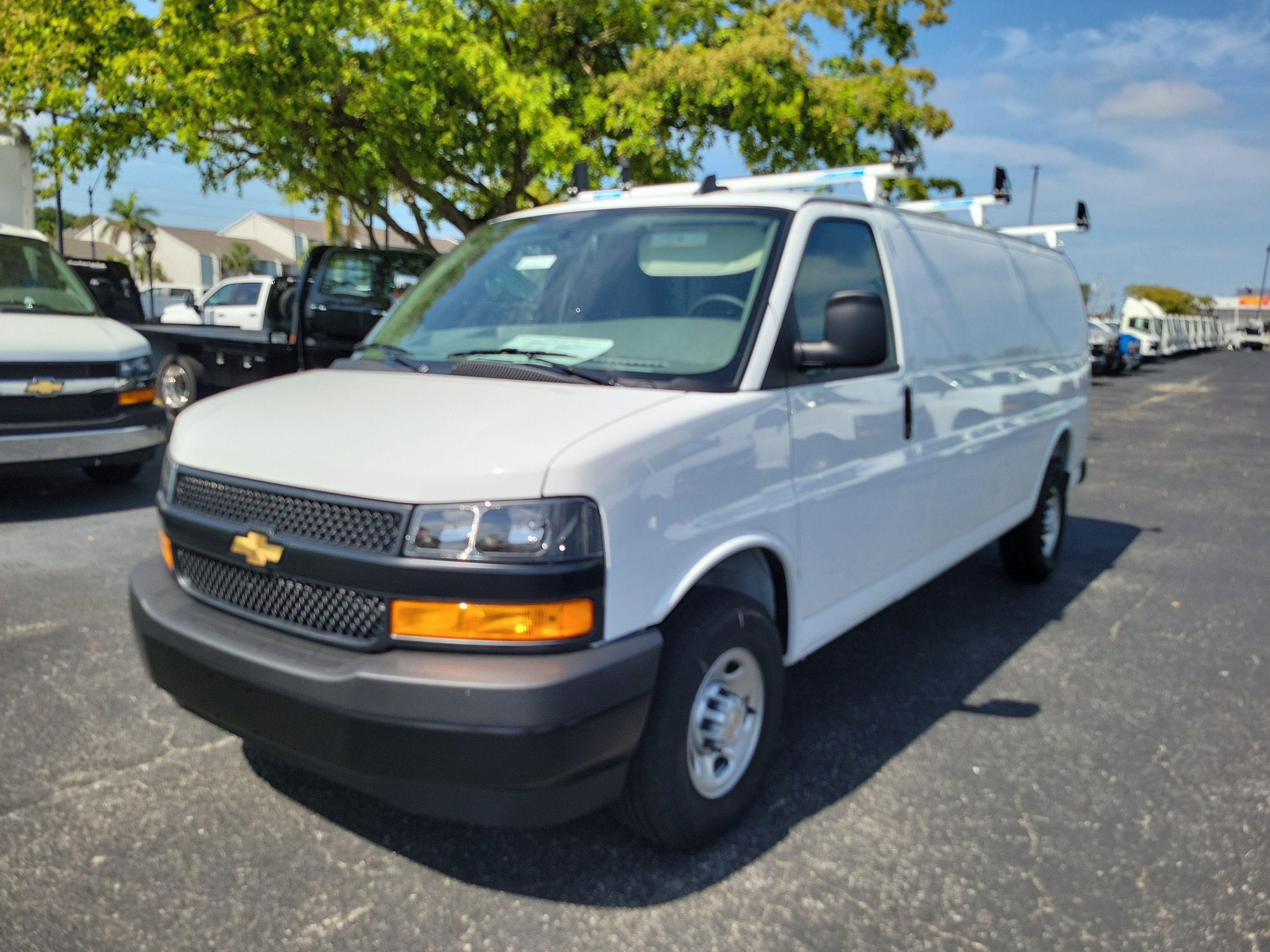 2025 Chevrolet Express Cargo 2500 WT