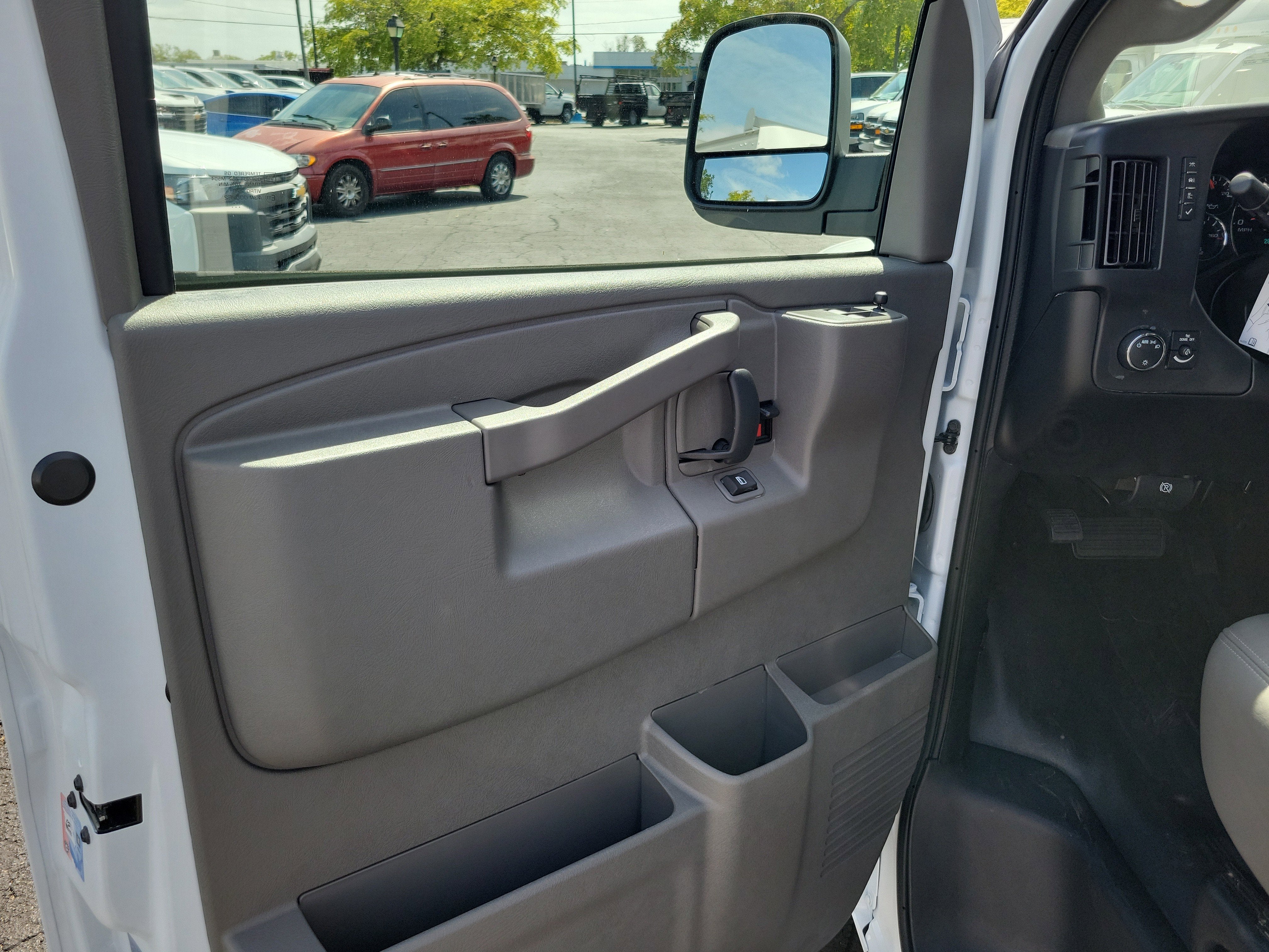 2025 Chevrolet Express Cargo 2500 WT