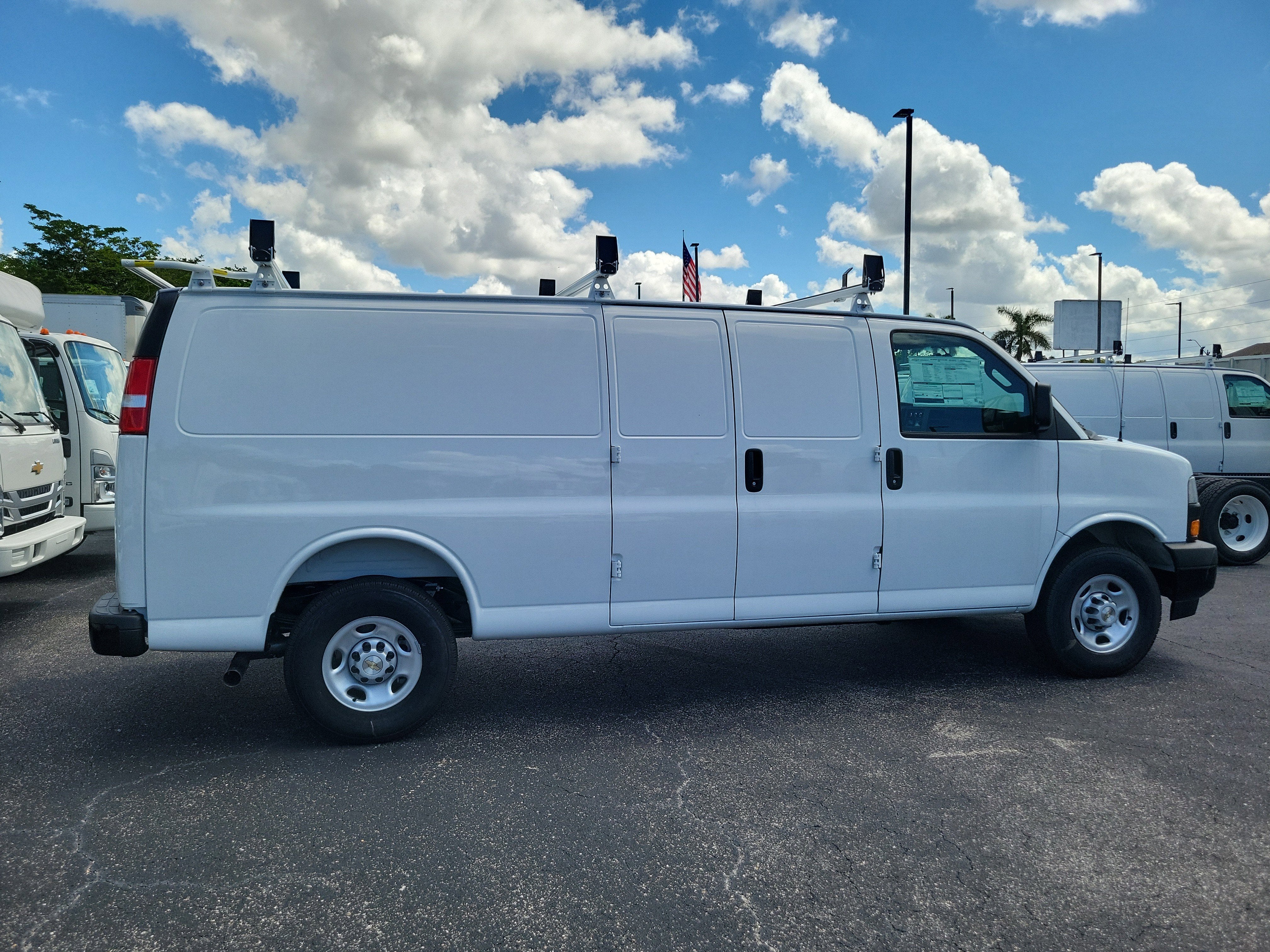 2025 Chevrolet Express Cargo 2500 WT